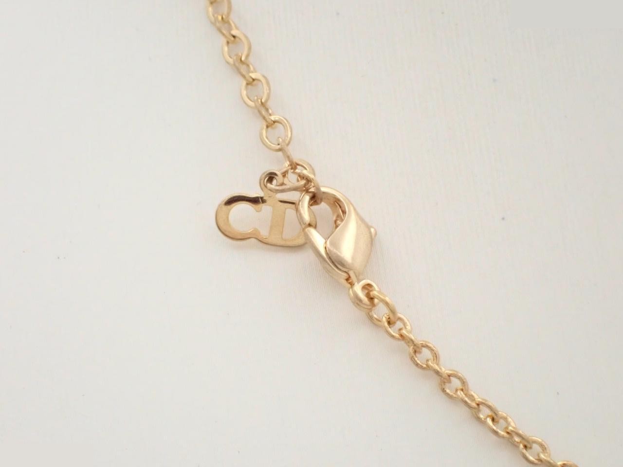 Other line: Precious metals, necklaces, pendants, neck circumference approximately 44 cm. — view 2