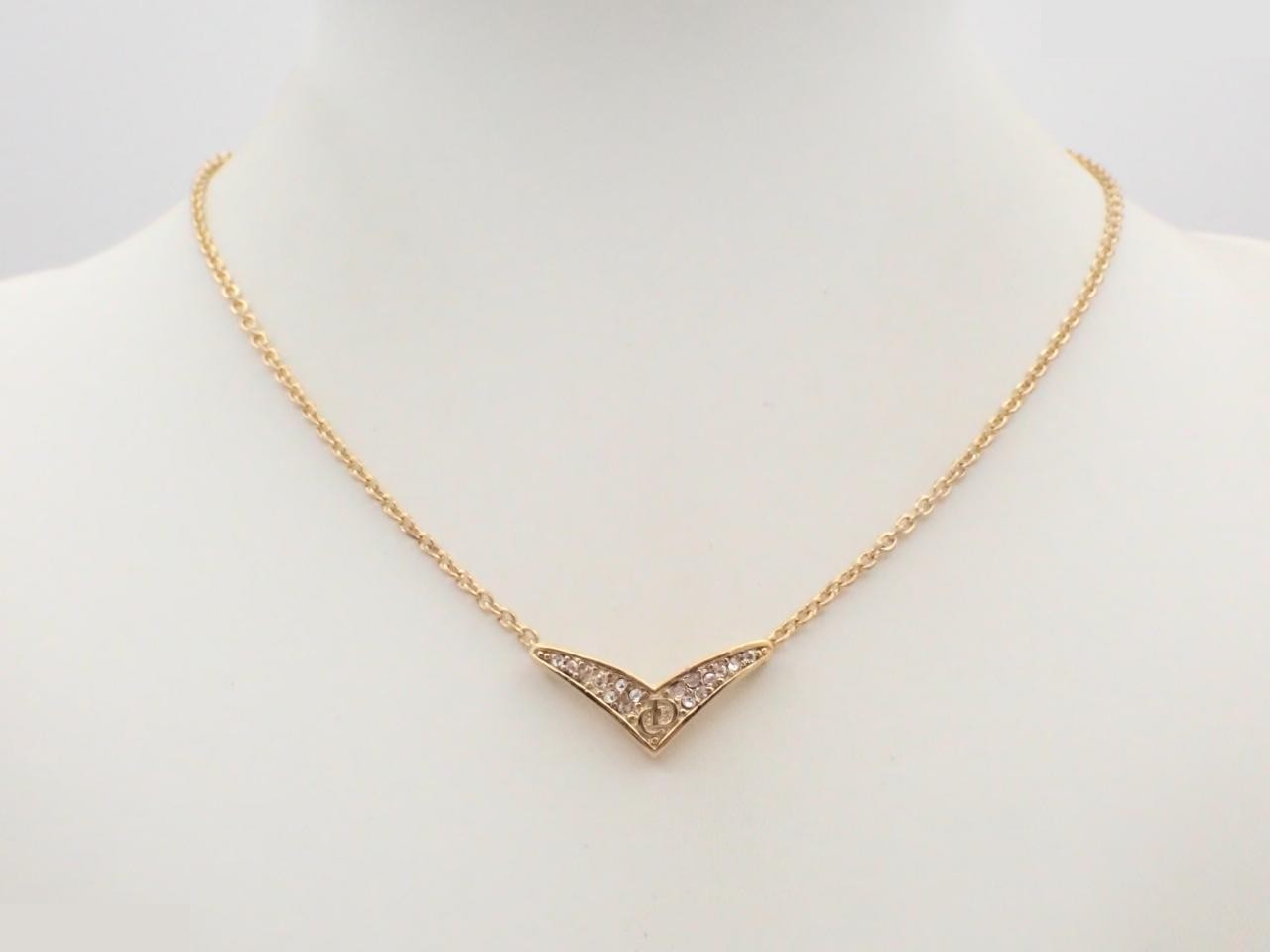 Other line: Precious metals, necklaces, pendants, neck circumference approximately 44 cm. — view 3