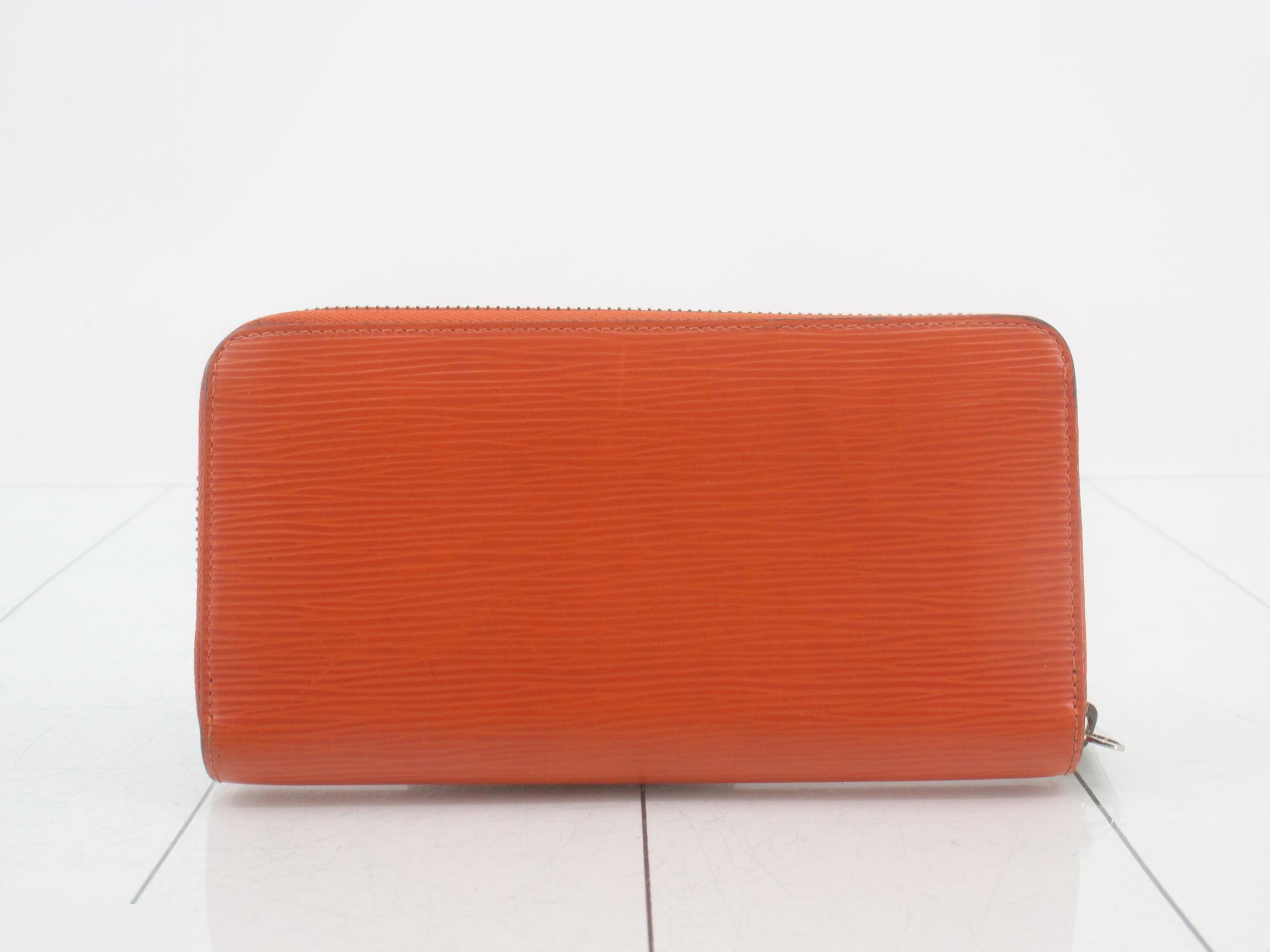Epi ZW Round Zipper Long Wallet M60310 — view 2