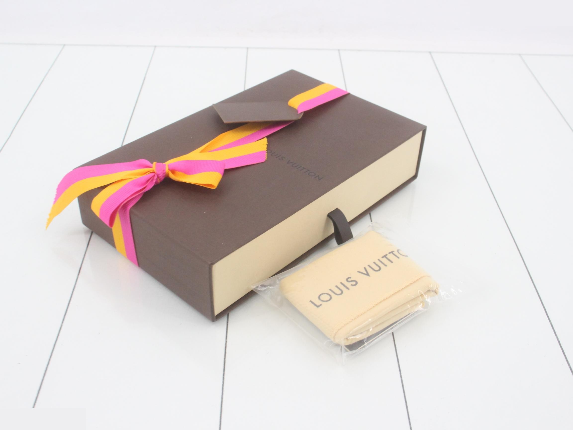 Epi ZW Round Zipper Long Wallet M60310 — view 5