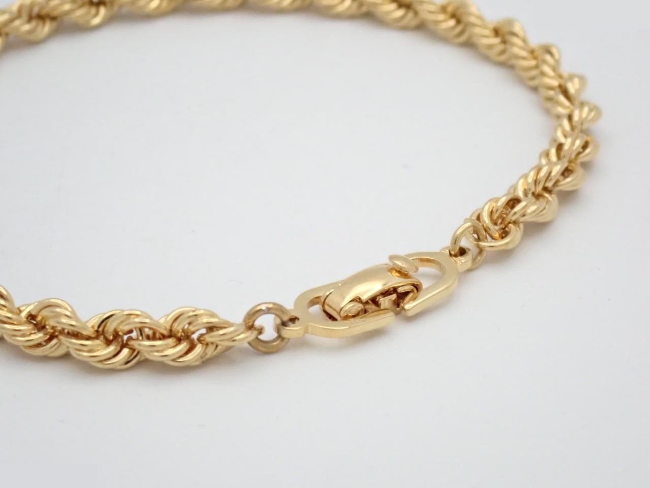 Other items in the line: Precious metal bracelets and bangles (metal), wrist circumference approximately 18.5 cm. — view 3