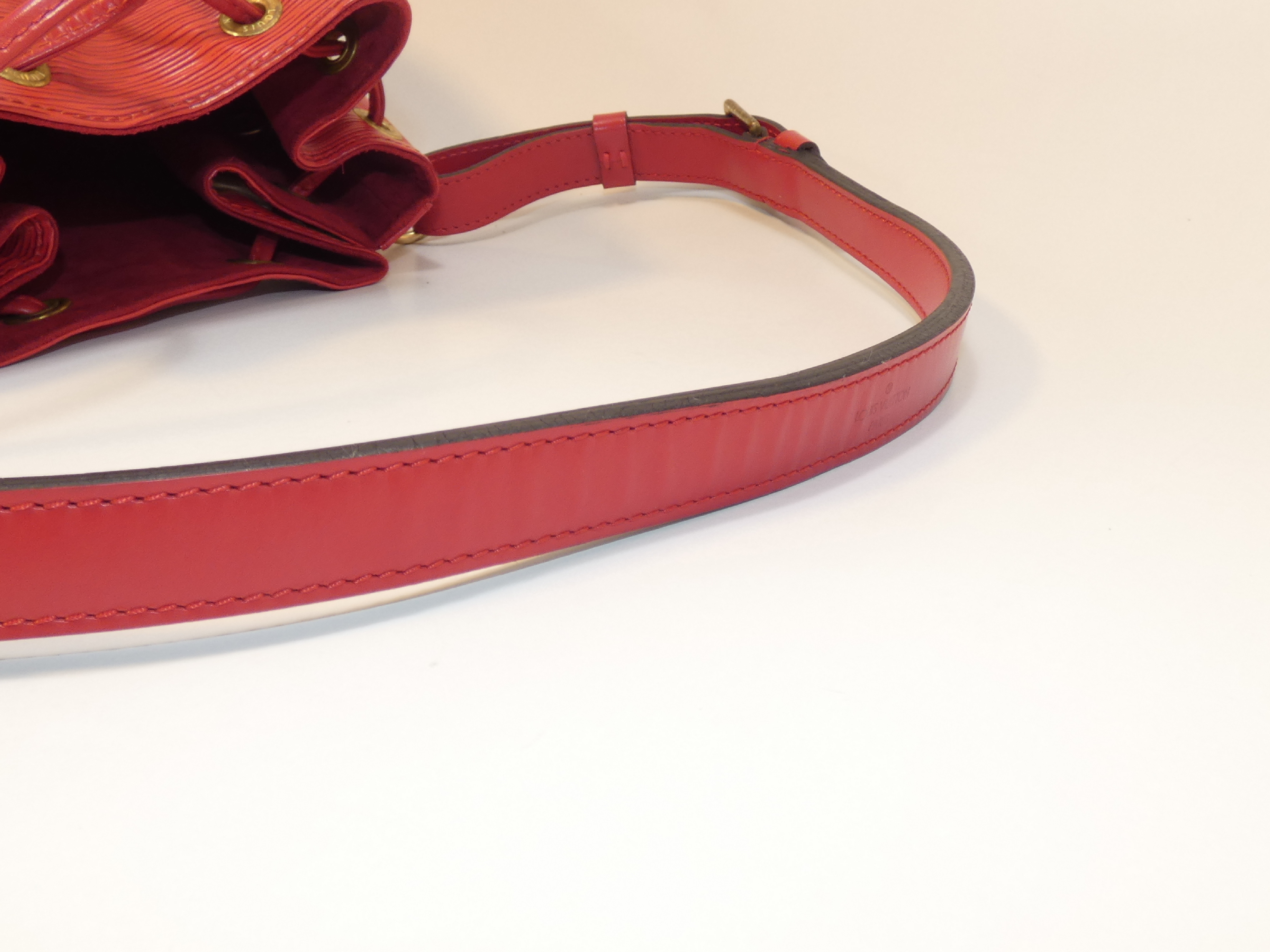 Epi Petit Noé Handbag — view 11