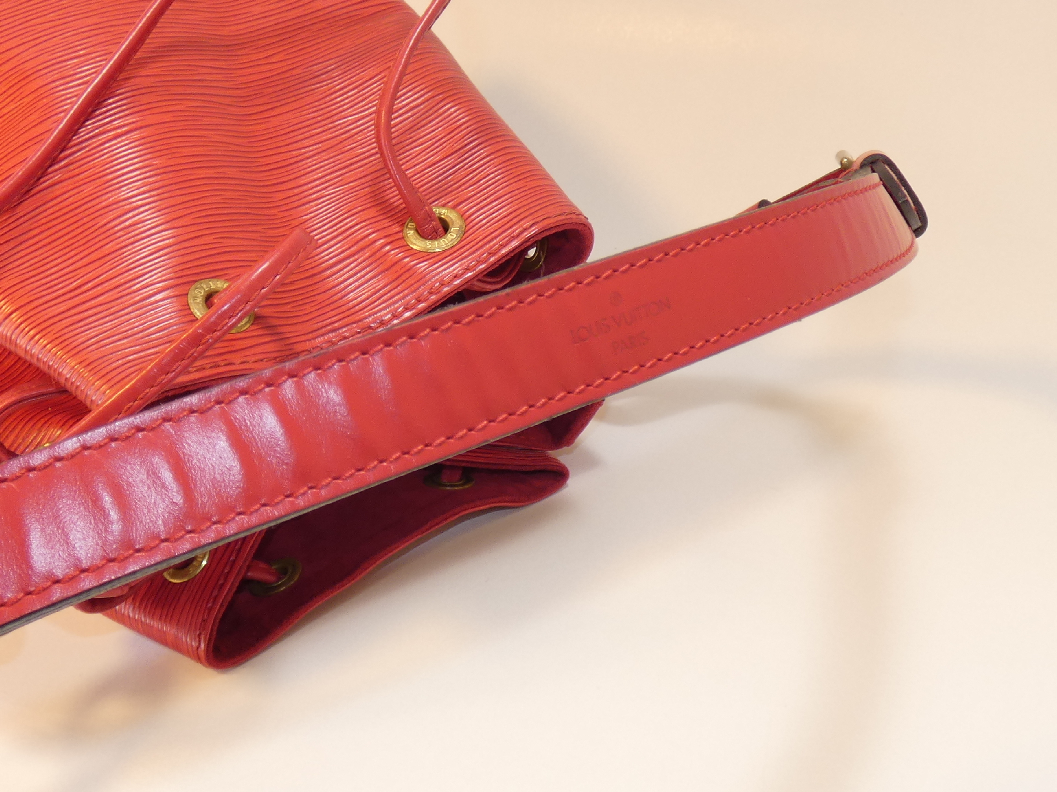 Epi Petit Noé Handbag — view 5