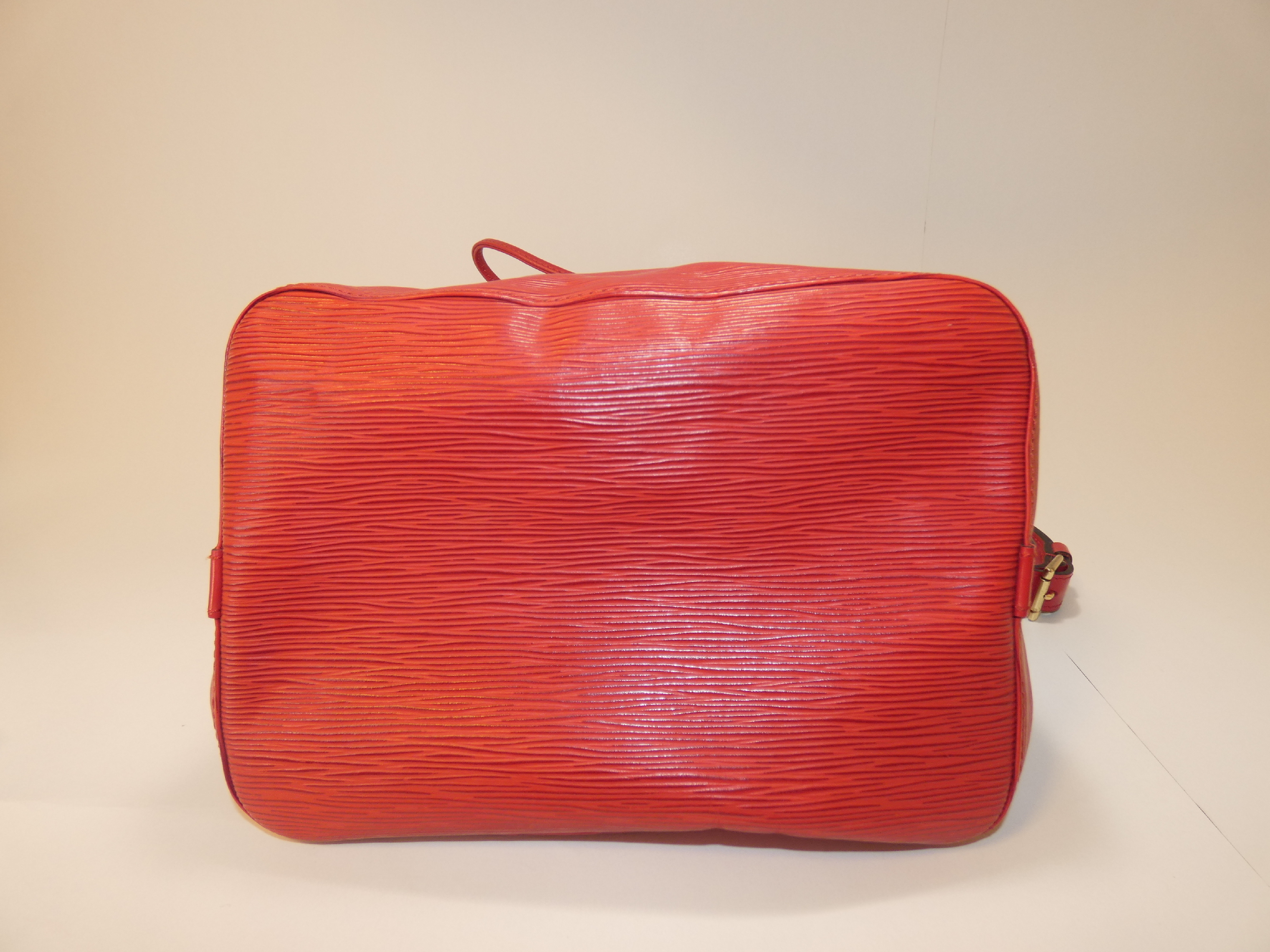 Epi Petit Noé Handbag — view 6