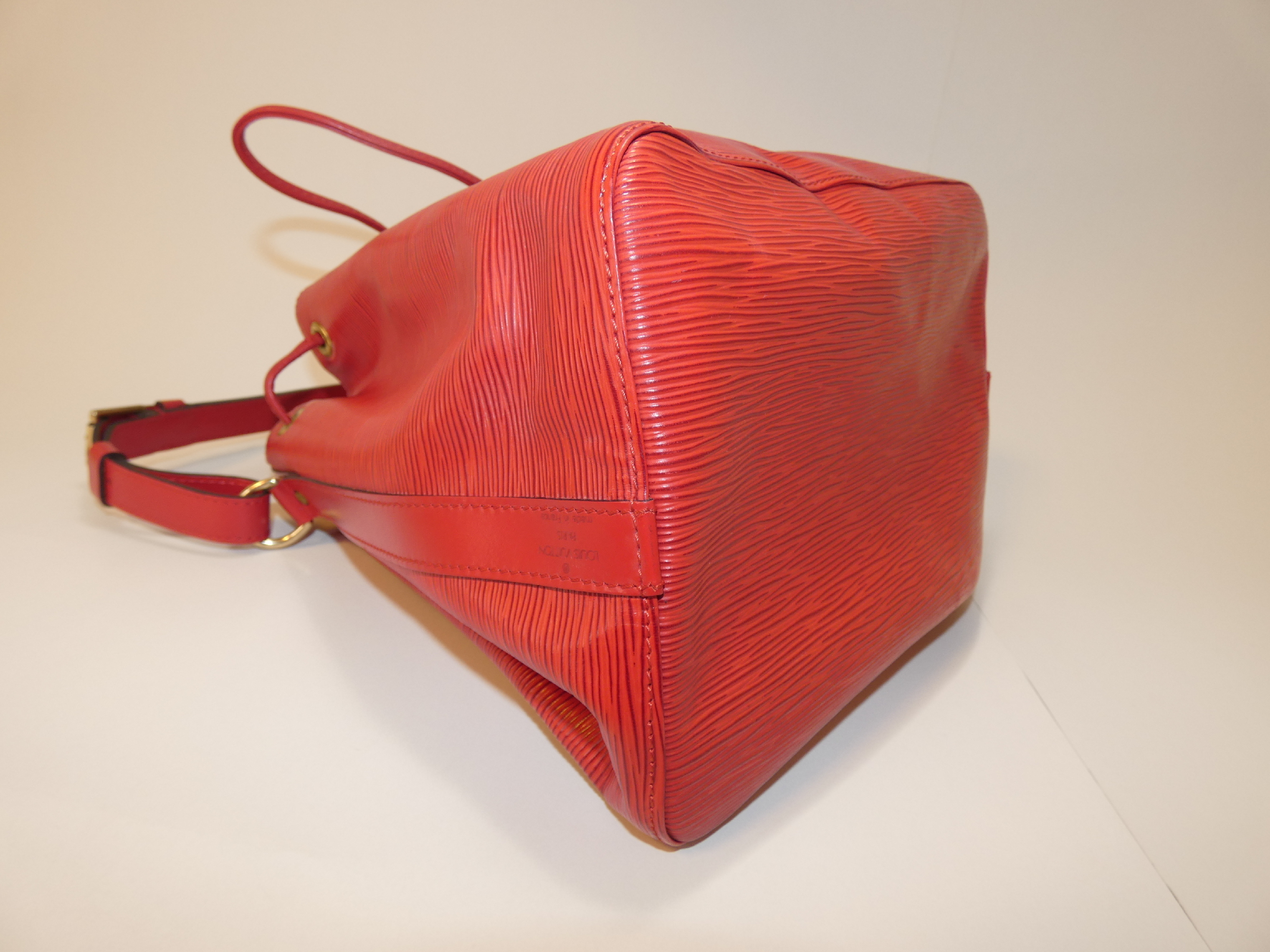 Epi Petit Noé Handbag — view 7
