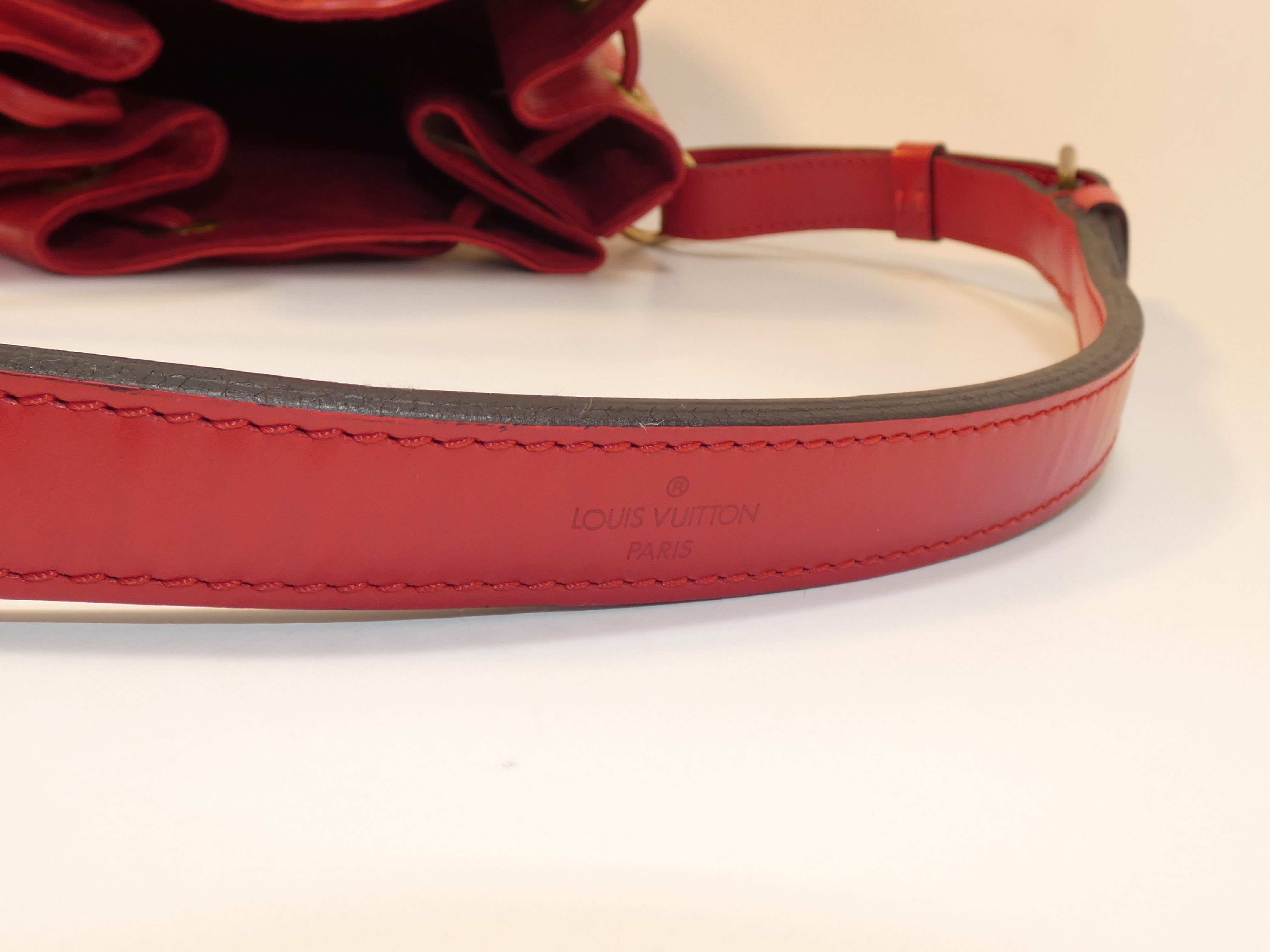Epi Petit Noé Handbag — view 10