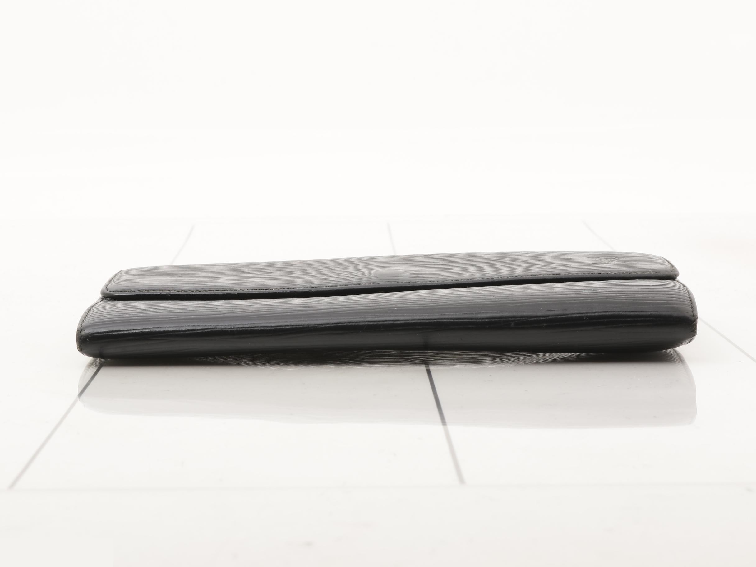 Epi Pochette Portemonnaie Credit Noir Tri-fold Long Wallet — view 3