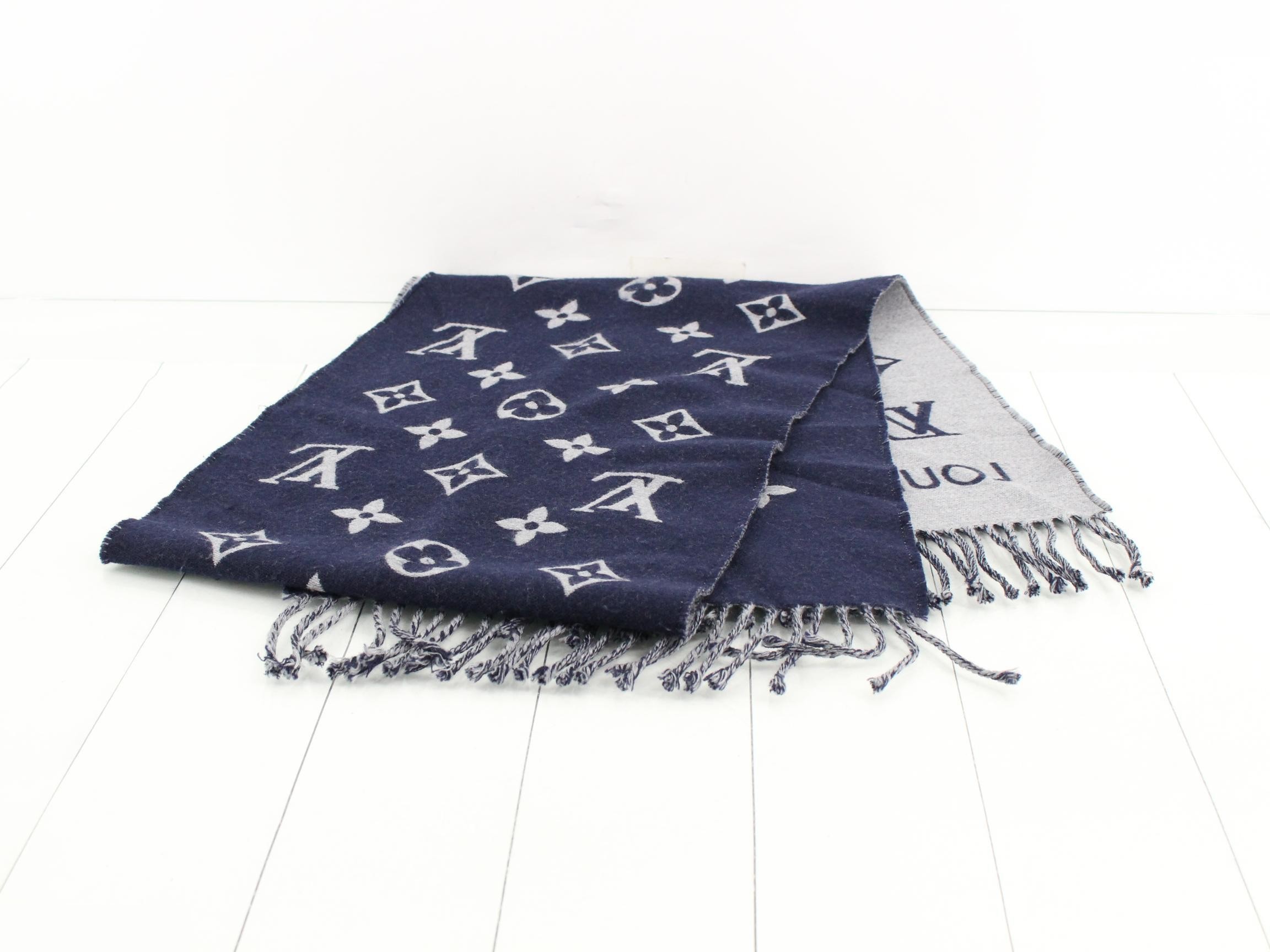 LV scarf, navy — view 3