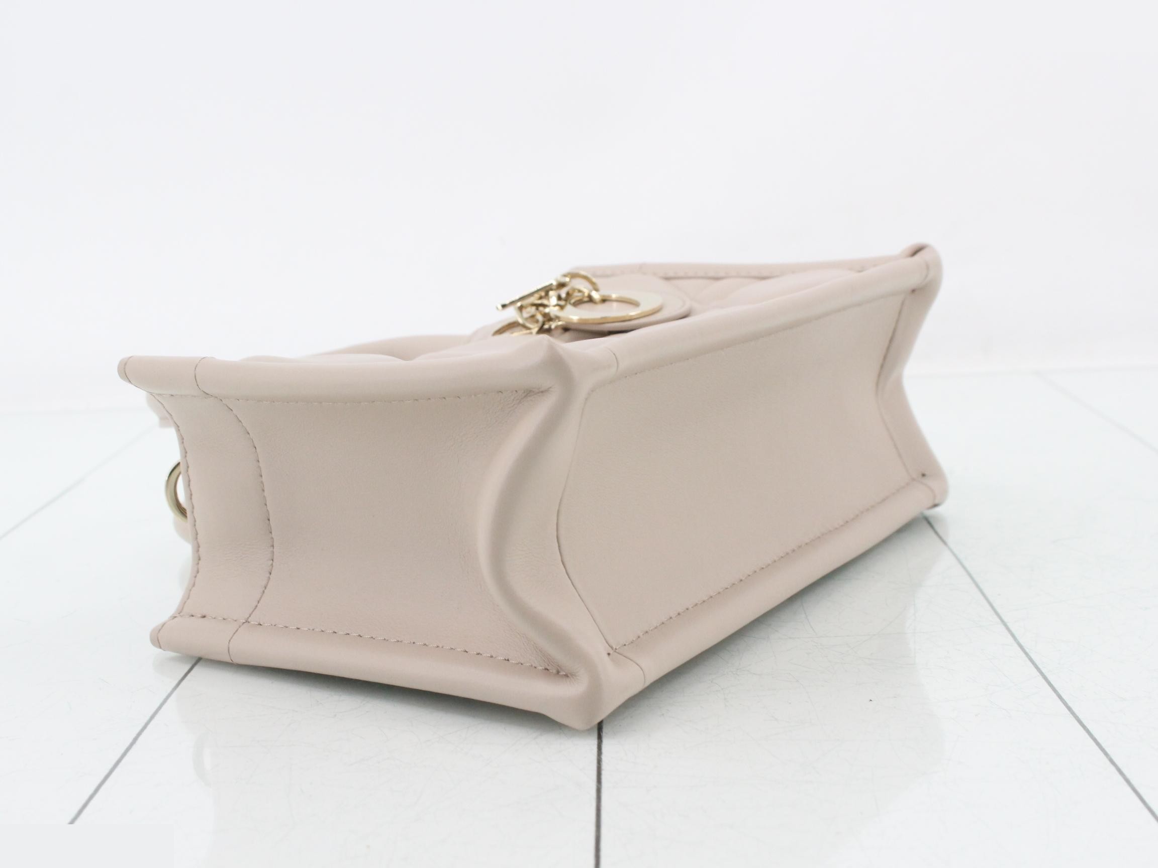 Macrocannage Book Tote Bag Mini Calf Beige RFID W21 — view 5