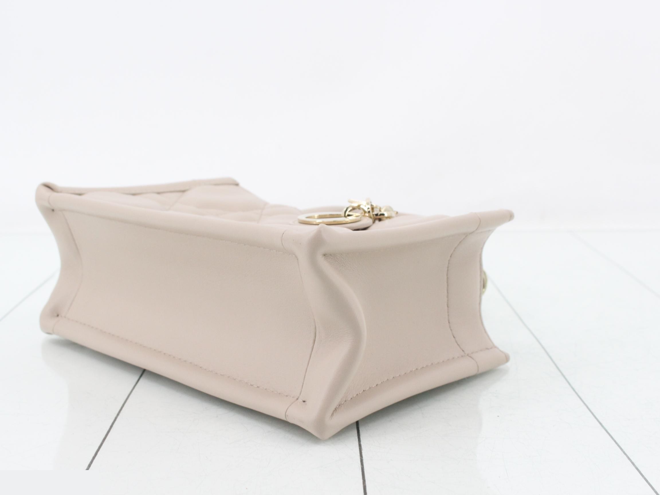 Macrocannage Book Tote Bag Mini Calf Beige RFID W21 — view 6