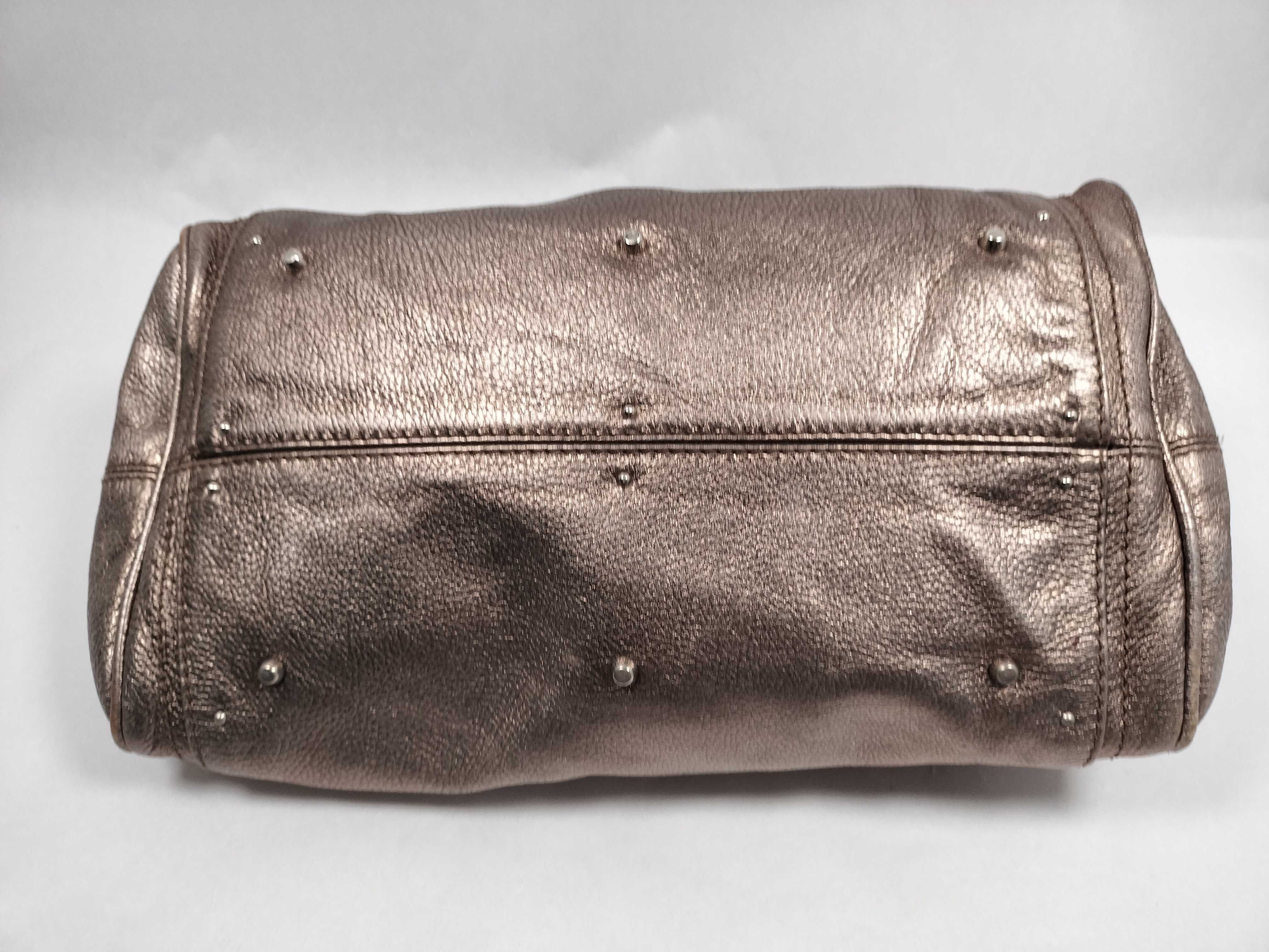 Paddington handbag, gold, includes padlock and key. — view 7