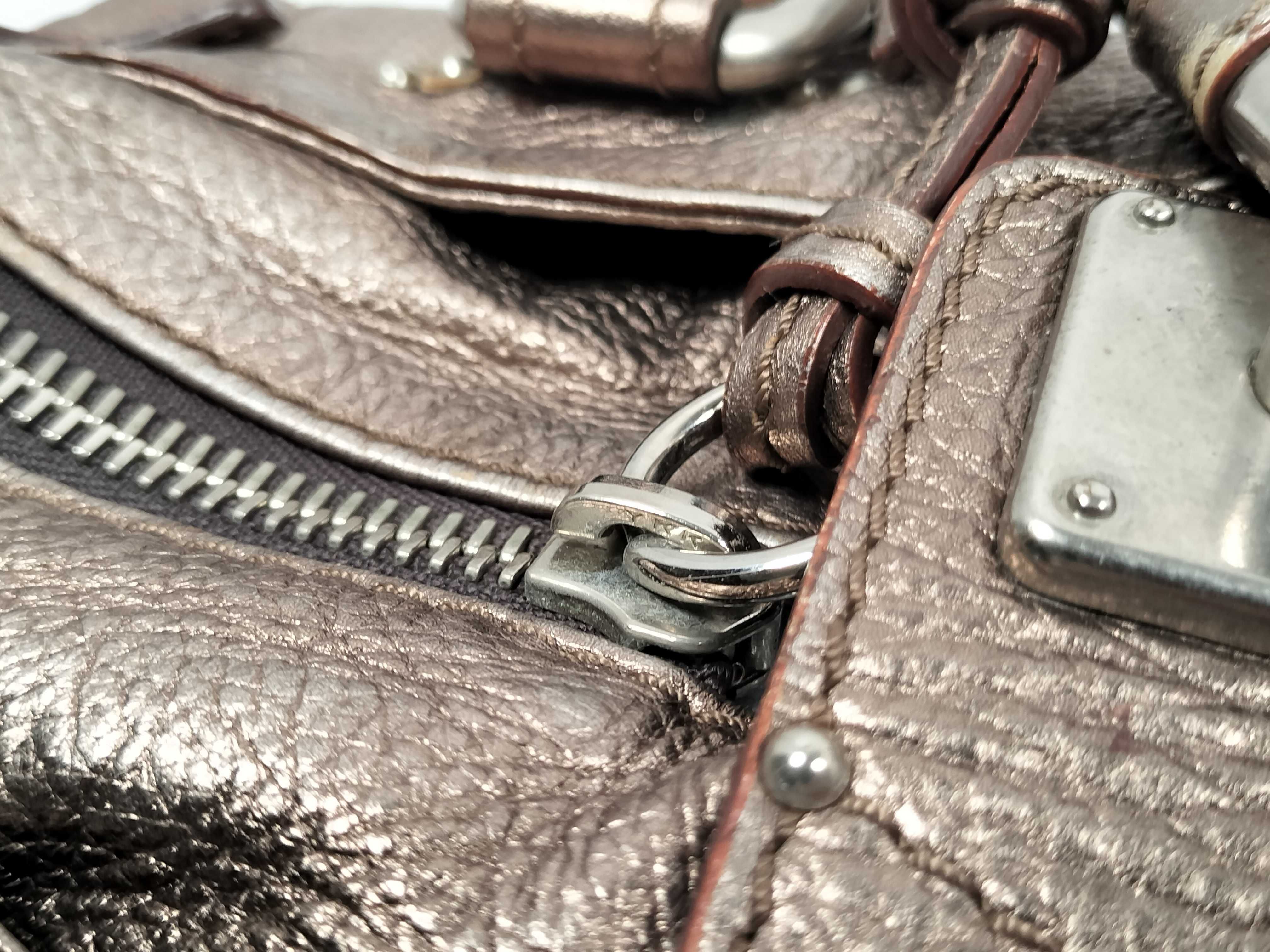 Paddington handbag, gold, includes padlock and key. — view 8