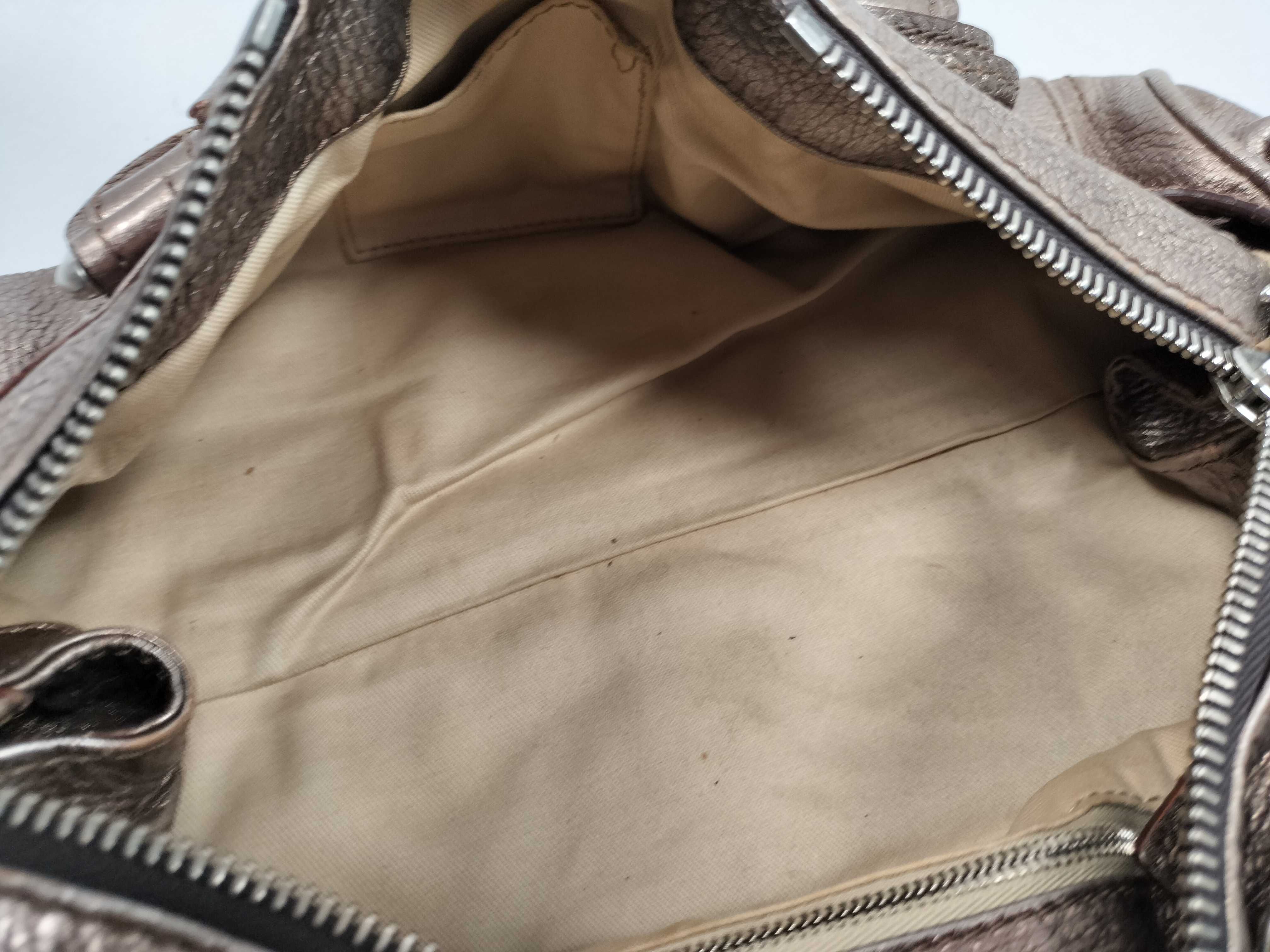 Paddington handbag, gold, includes padlock and key. — view 10