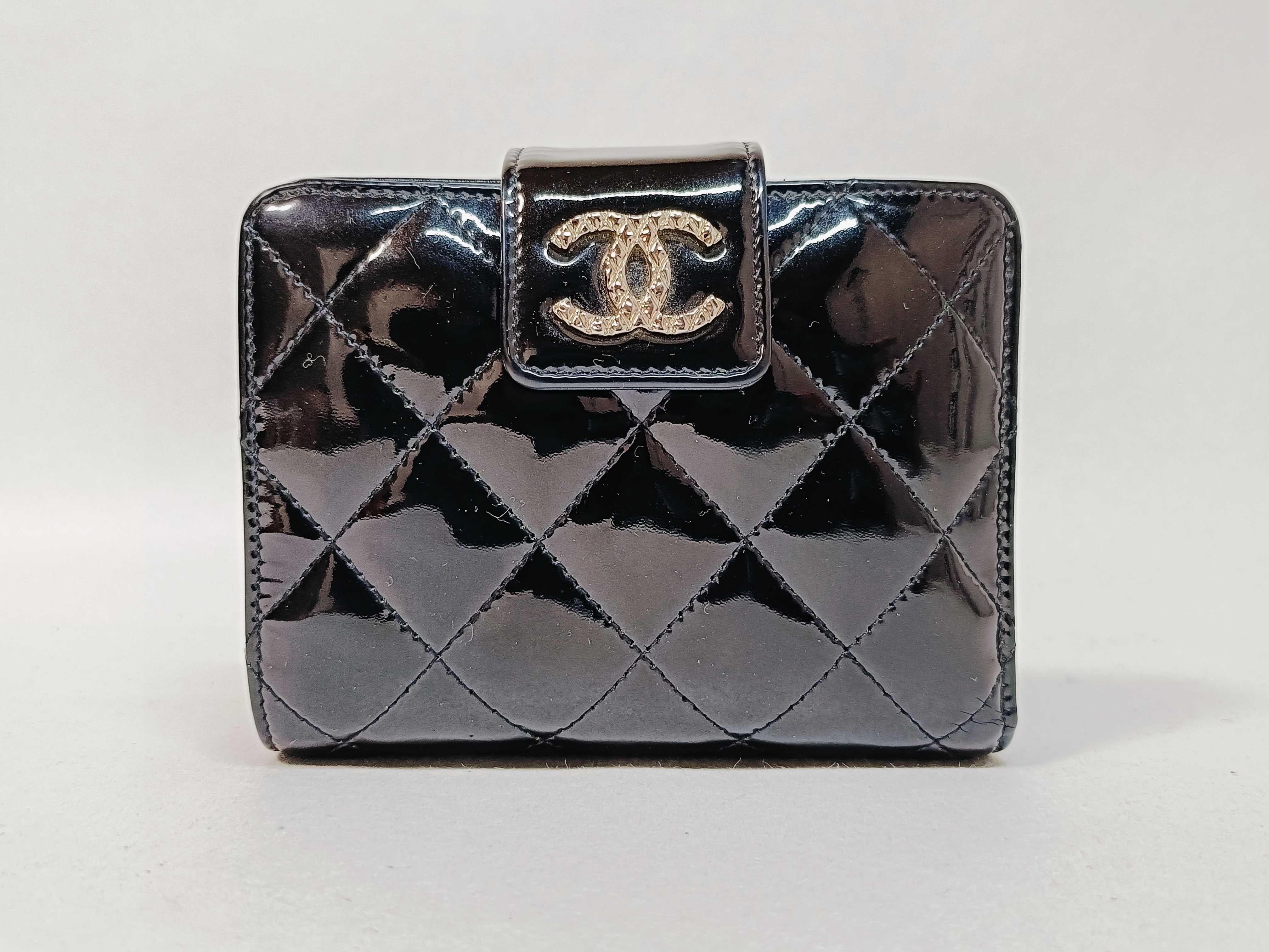 Matelassé Patent Leather Wallet