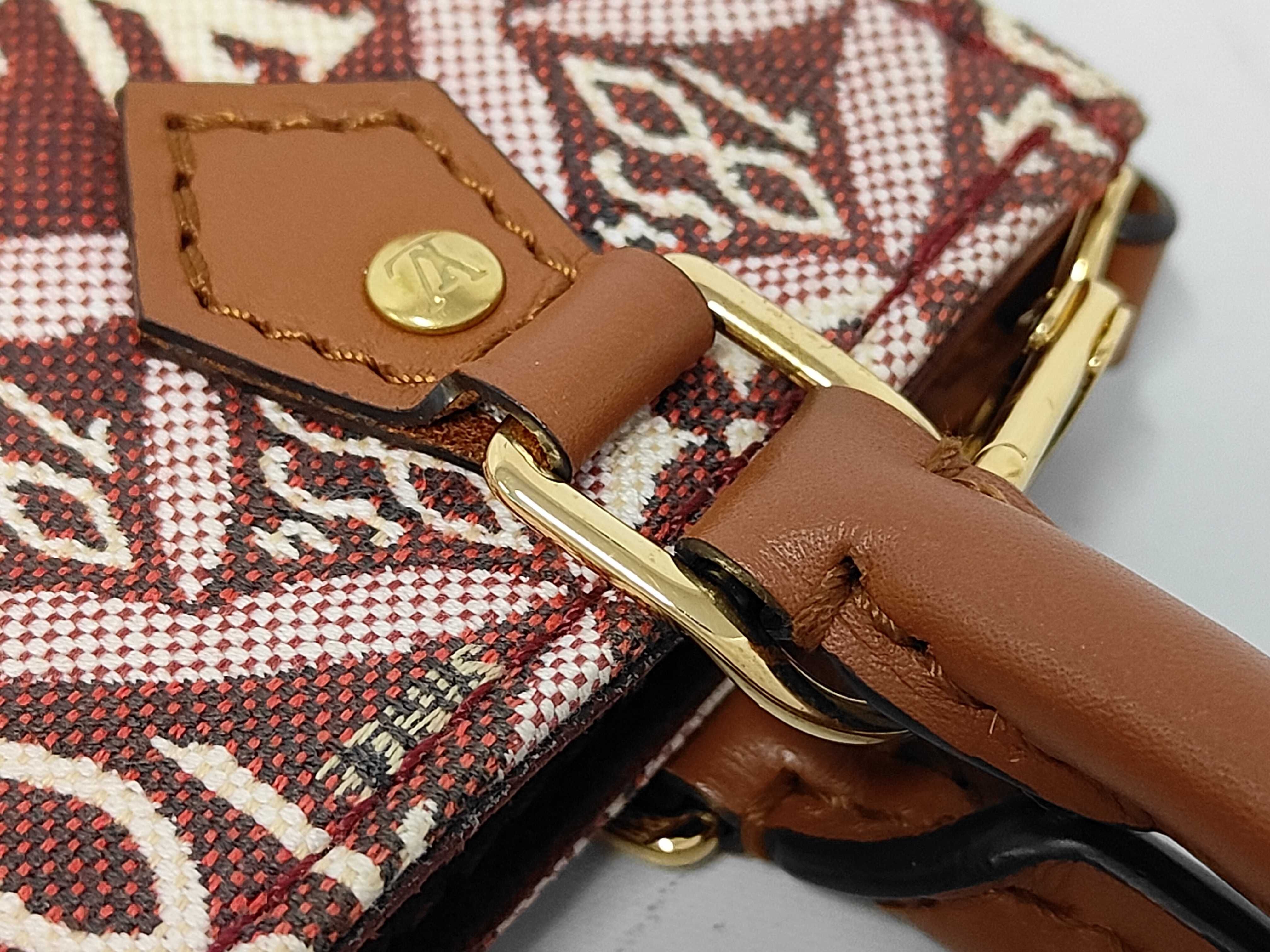 Petite Sac Plat Shoulder Bag — view 5