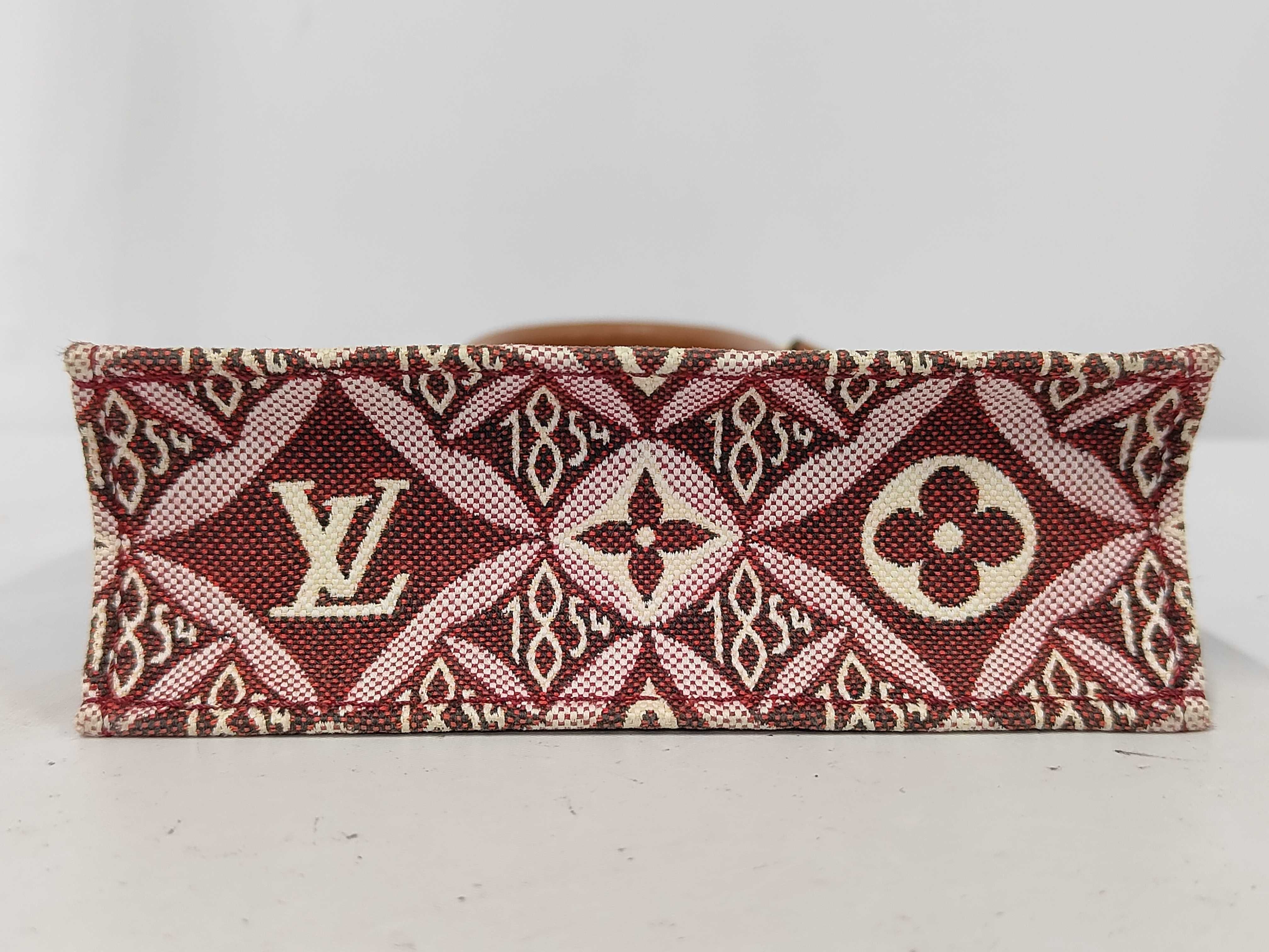 Petite Sac Plat Shoulder Bag — view 7