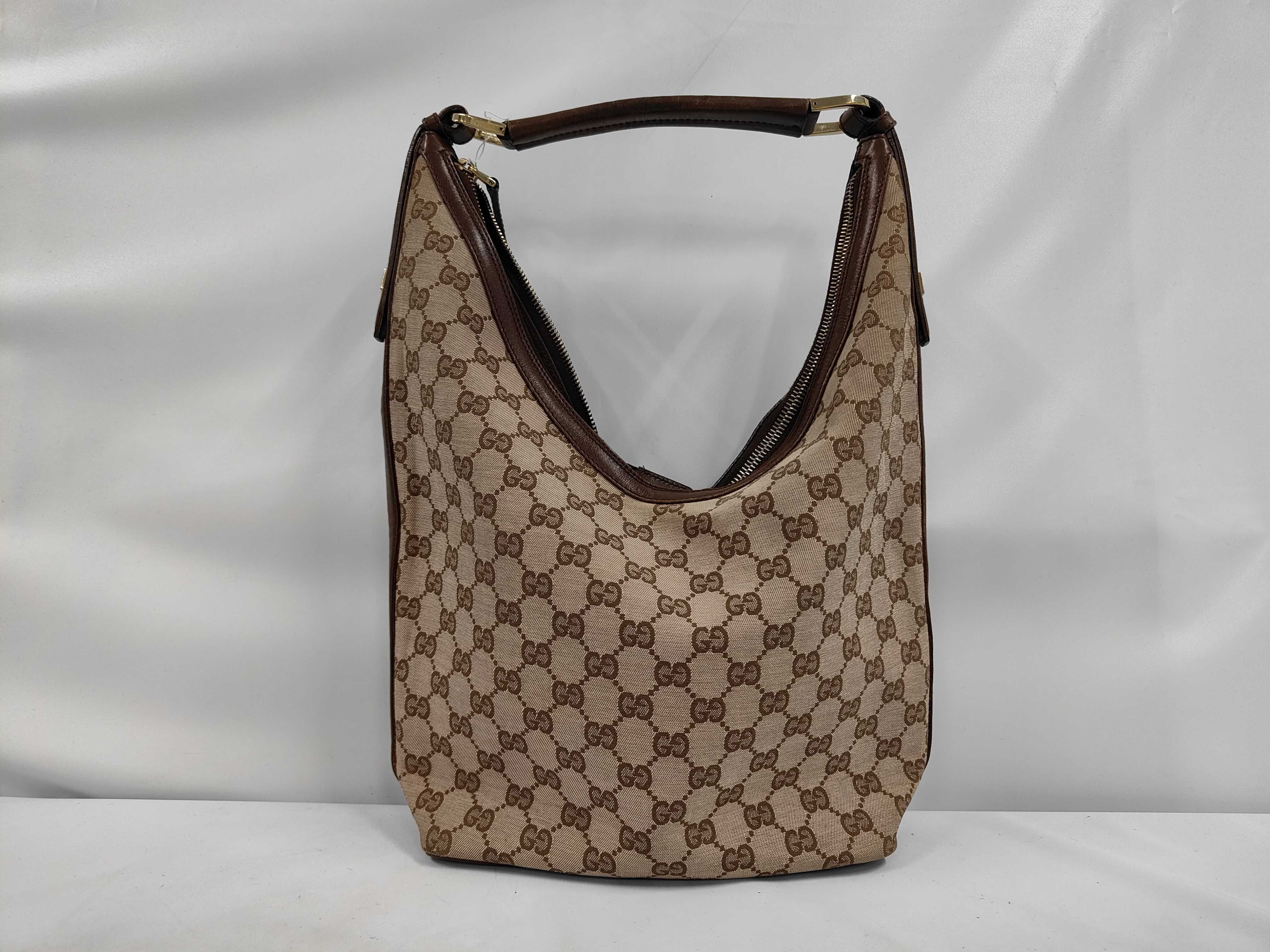 GG Canvas Shoulder Bag