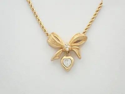 Rhinestone ribbon heart necklace, chain approximately 44cm
