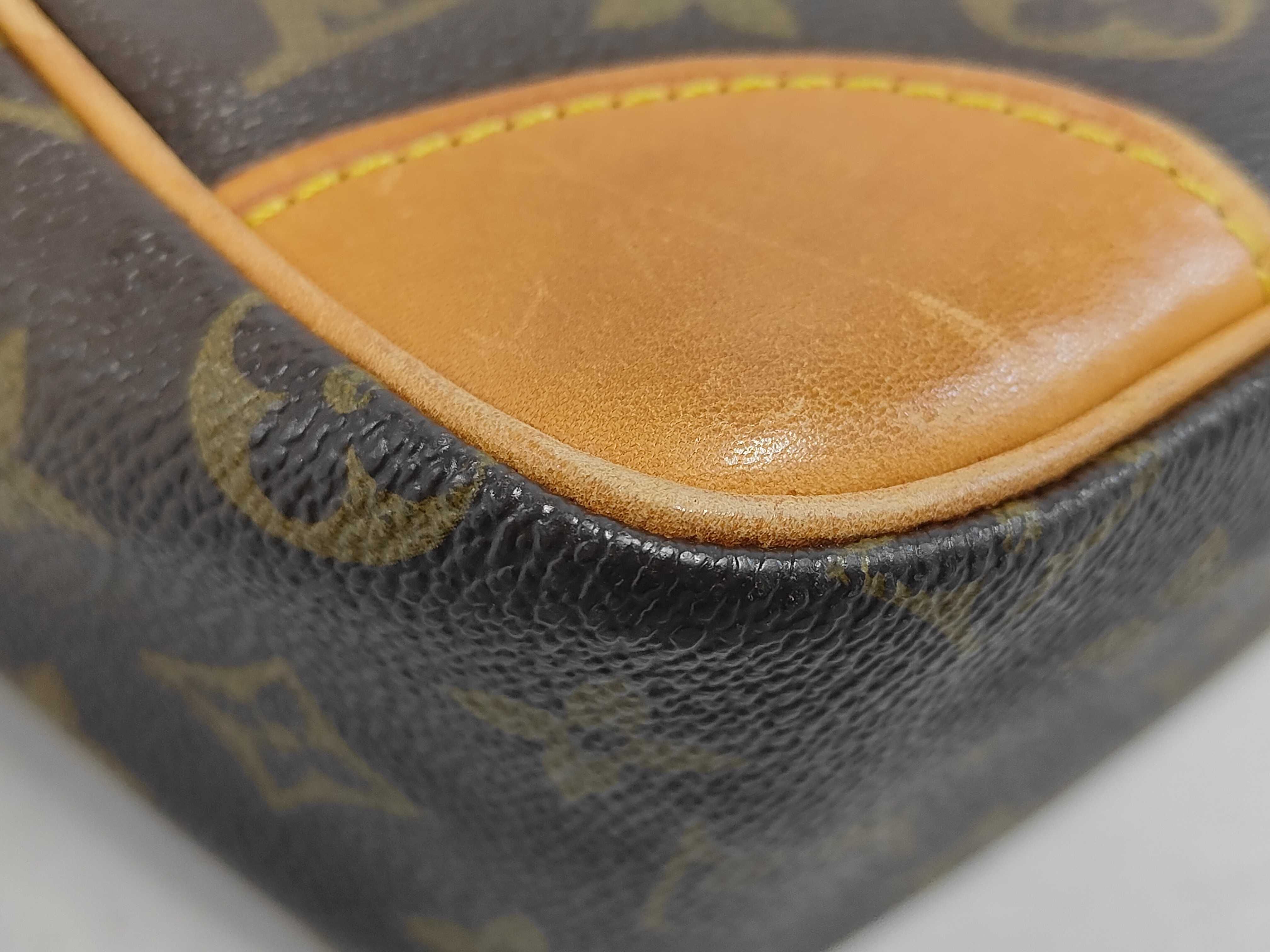 Monogram Danube MM M45264 8910SL Shoulder Bag — view 3