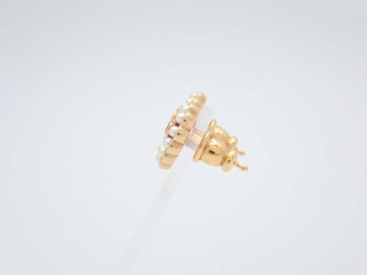 Gold earrings — view 3