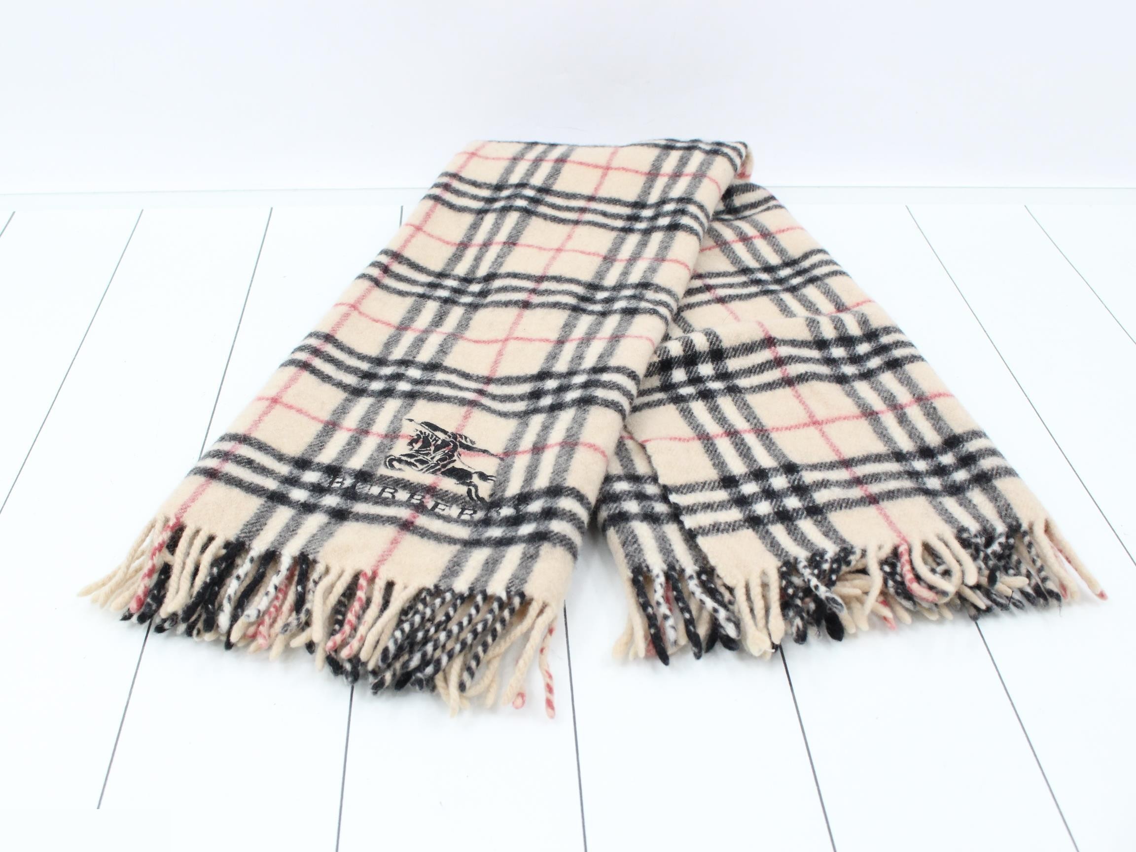 Nova Check lap blanket/shawl, beige — view 2
