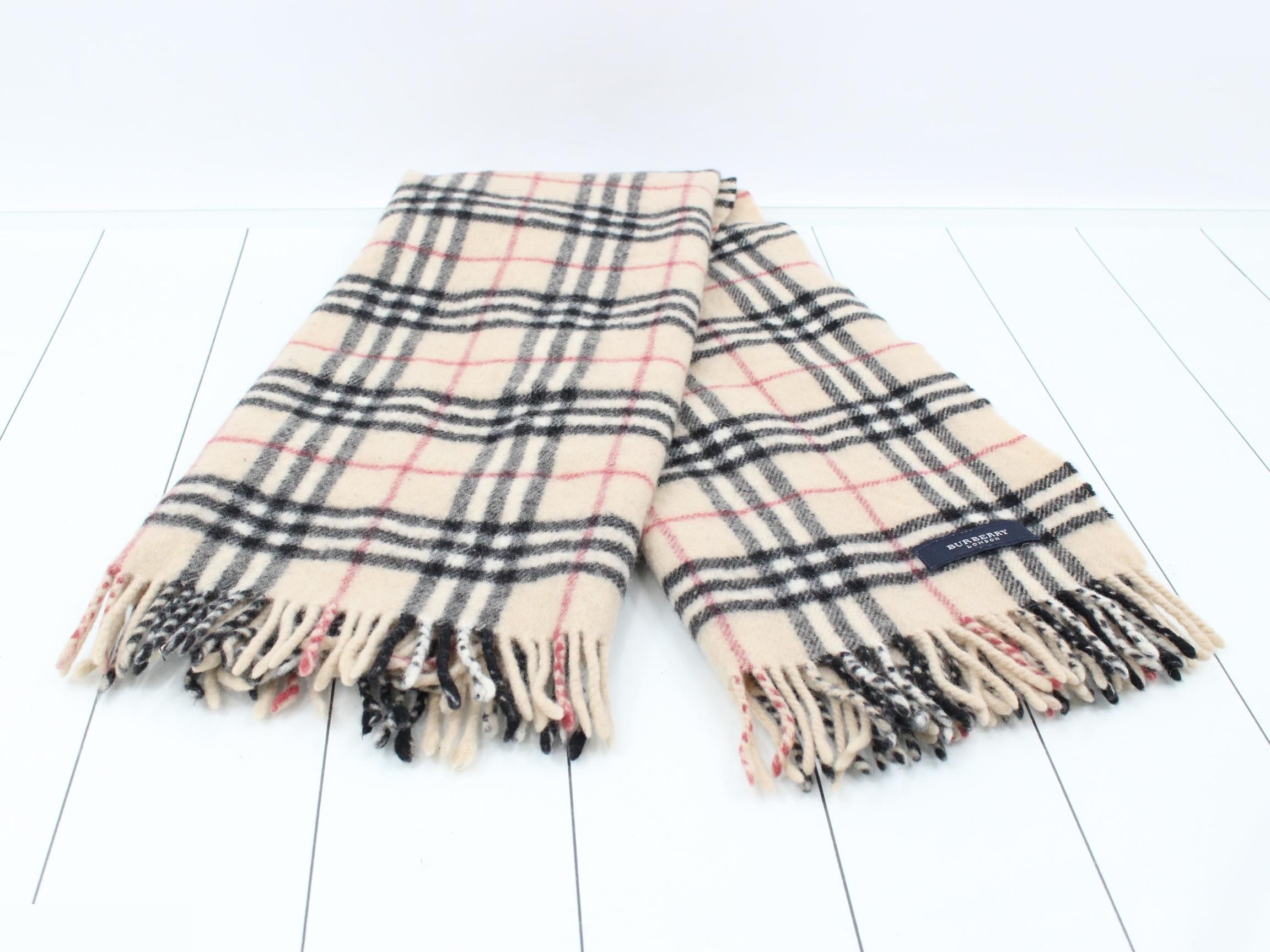 Nova Check lap blanket/shawl, beige — view 3