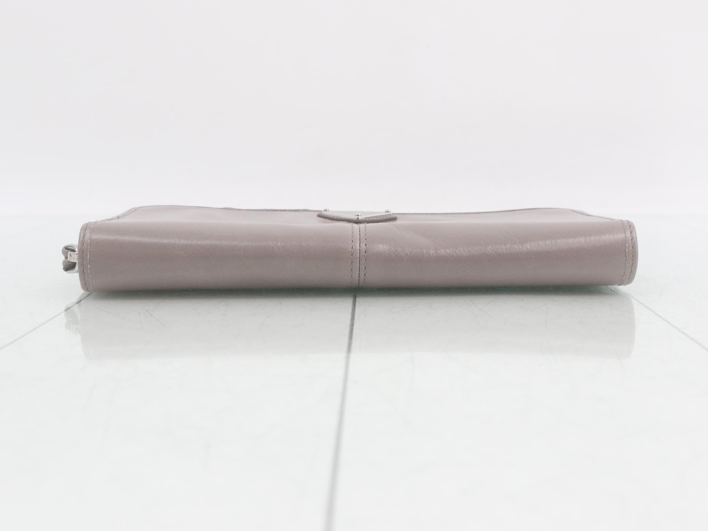 Soft Looks Leather Round Zipper Long Wallet - Unused — view 3