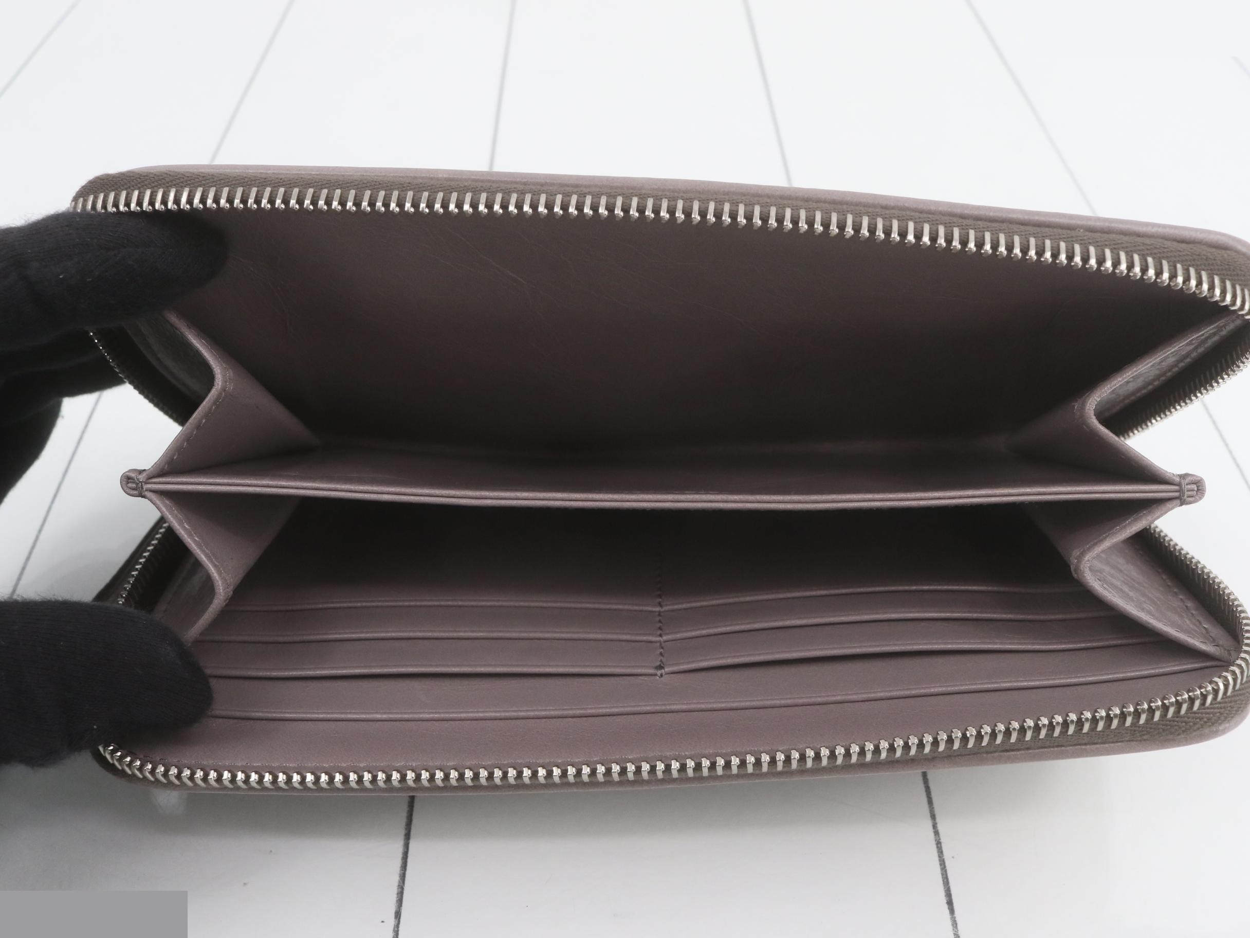 Soft Looks Leather Round Zipper Long Wallet - Unused — view 4
