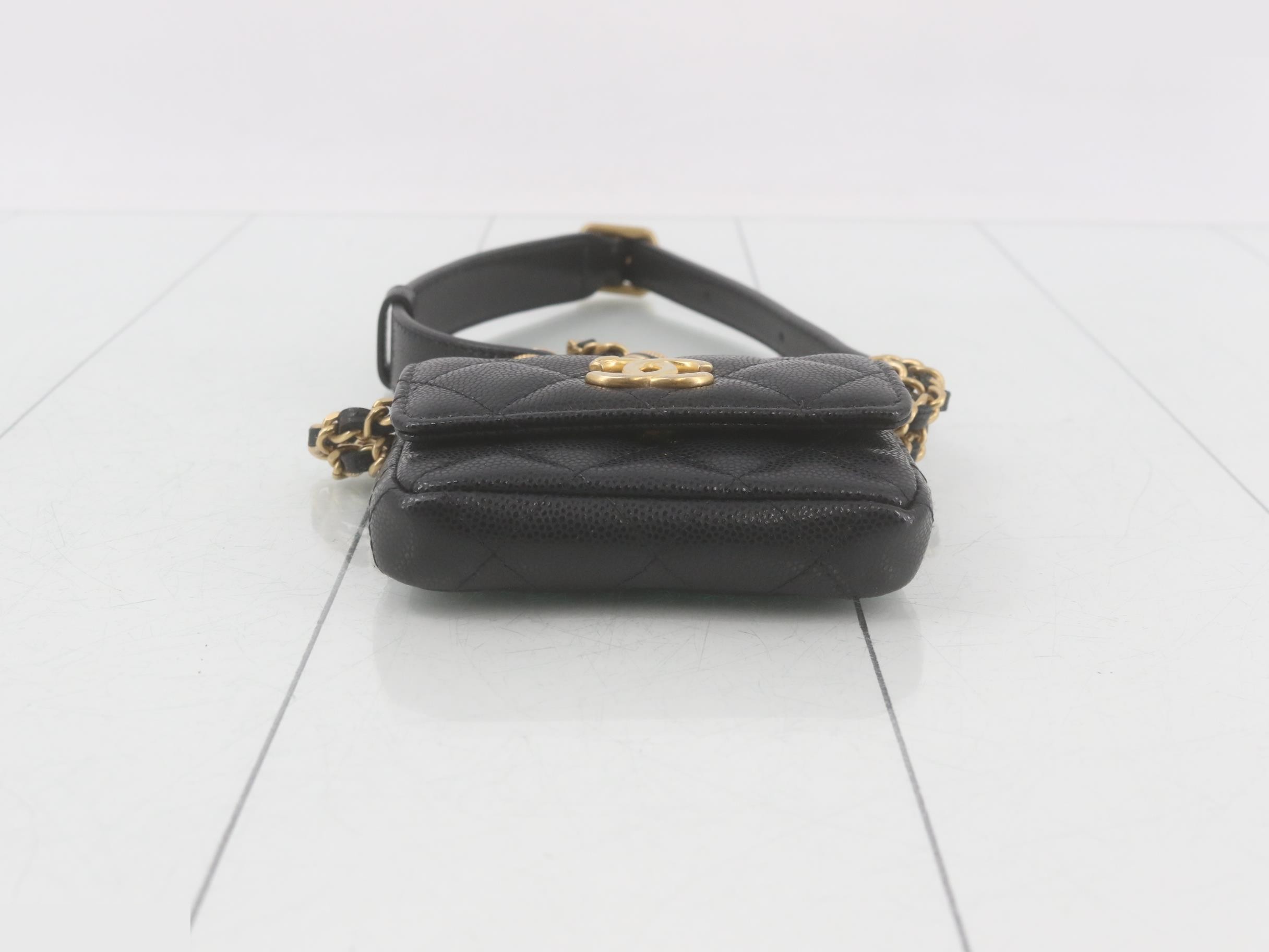 Matelassé Caviar Skin Chain Case — view 3