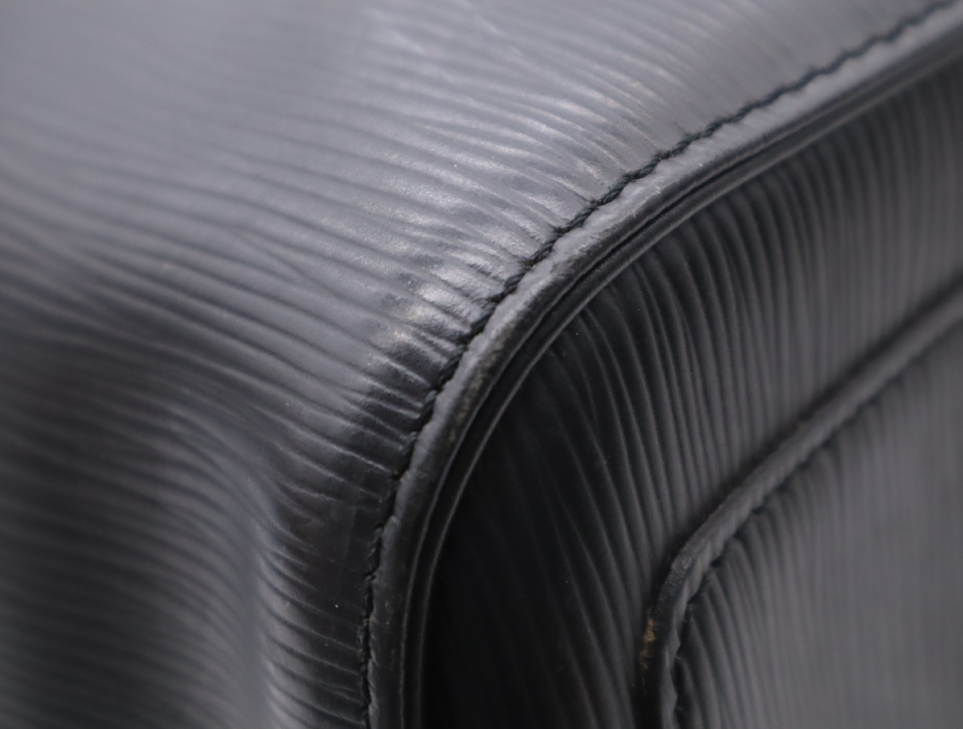 M59062 Epi Keepall 45 Noir Boston Bag — view 7