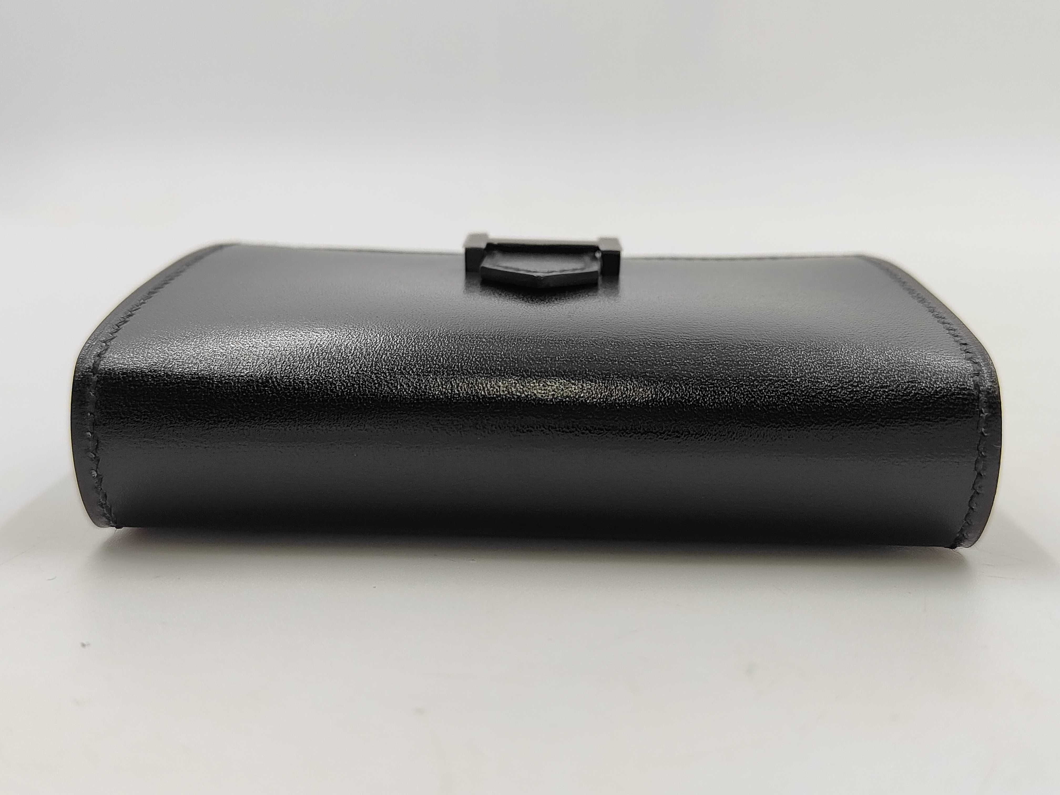 wallet — view 3