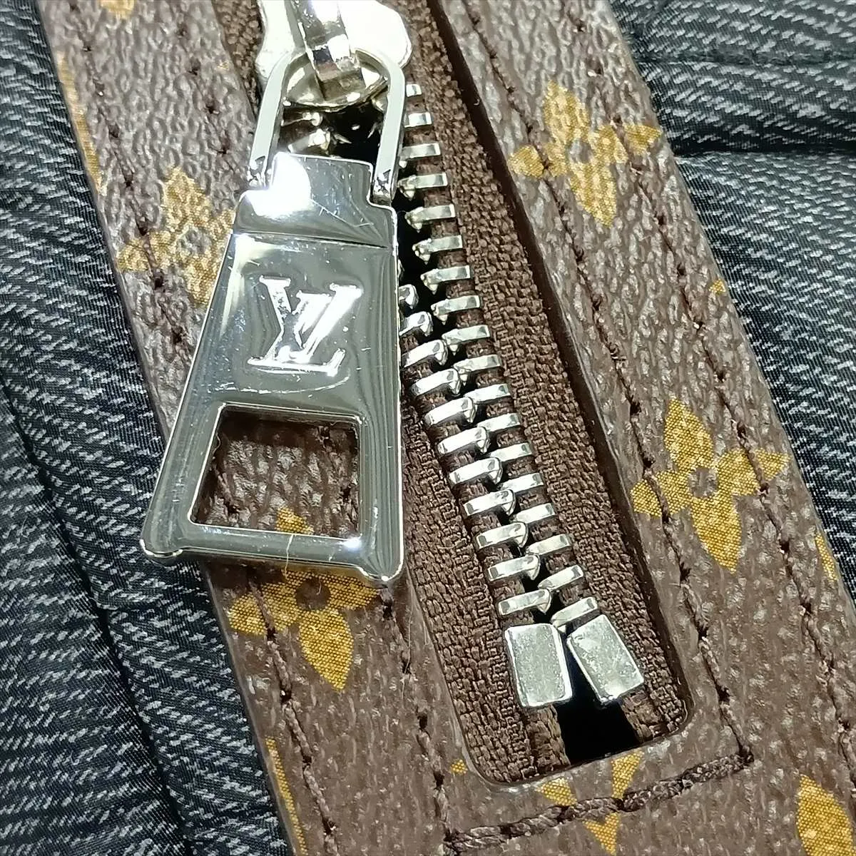 LV SKI High Rise M26542 Black x Brown (RFID detected) — view 13