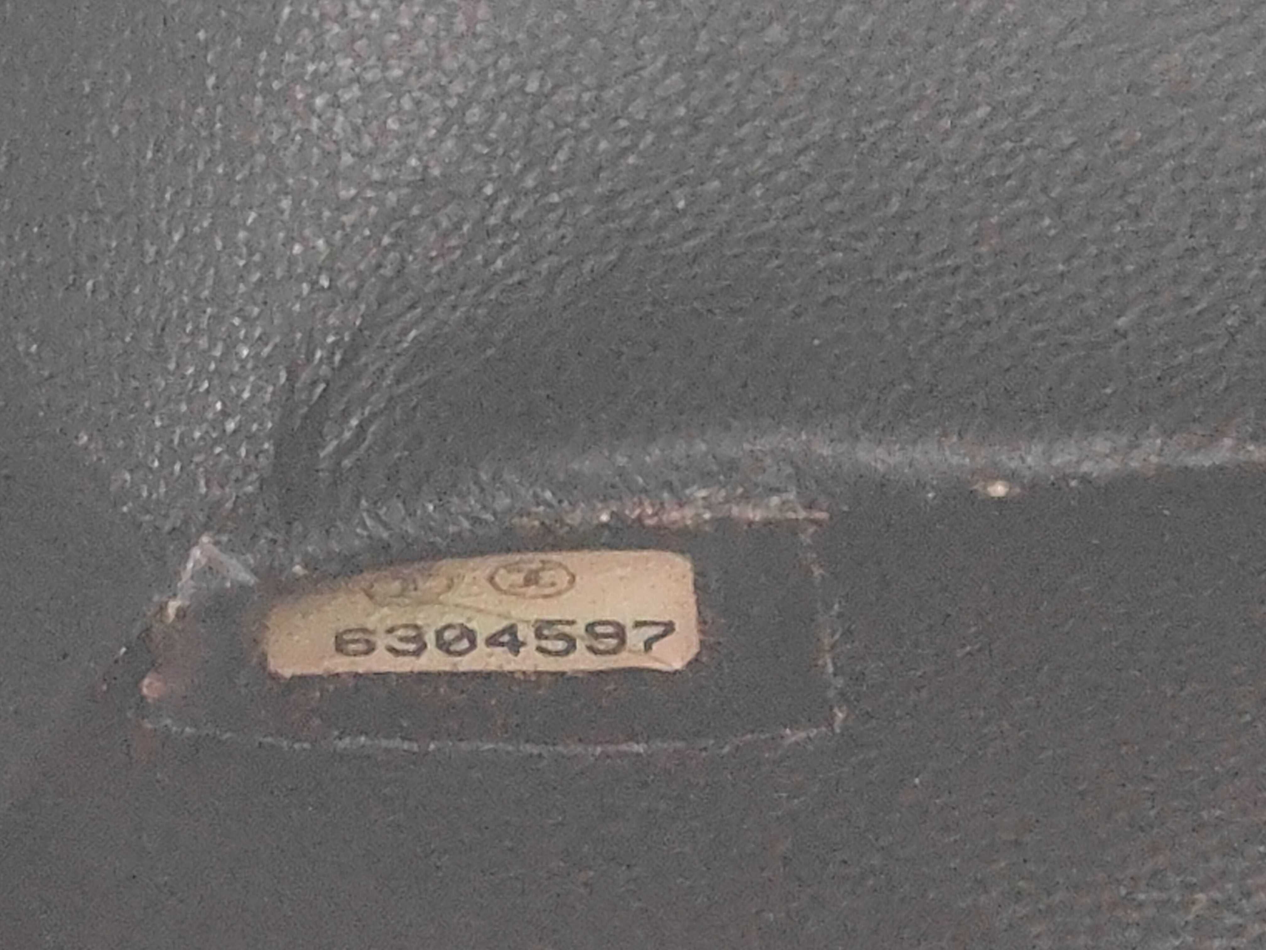 Matelassé Caviar Skin Double Chestnut Black x Silver Shoulder Bag — view 12
