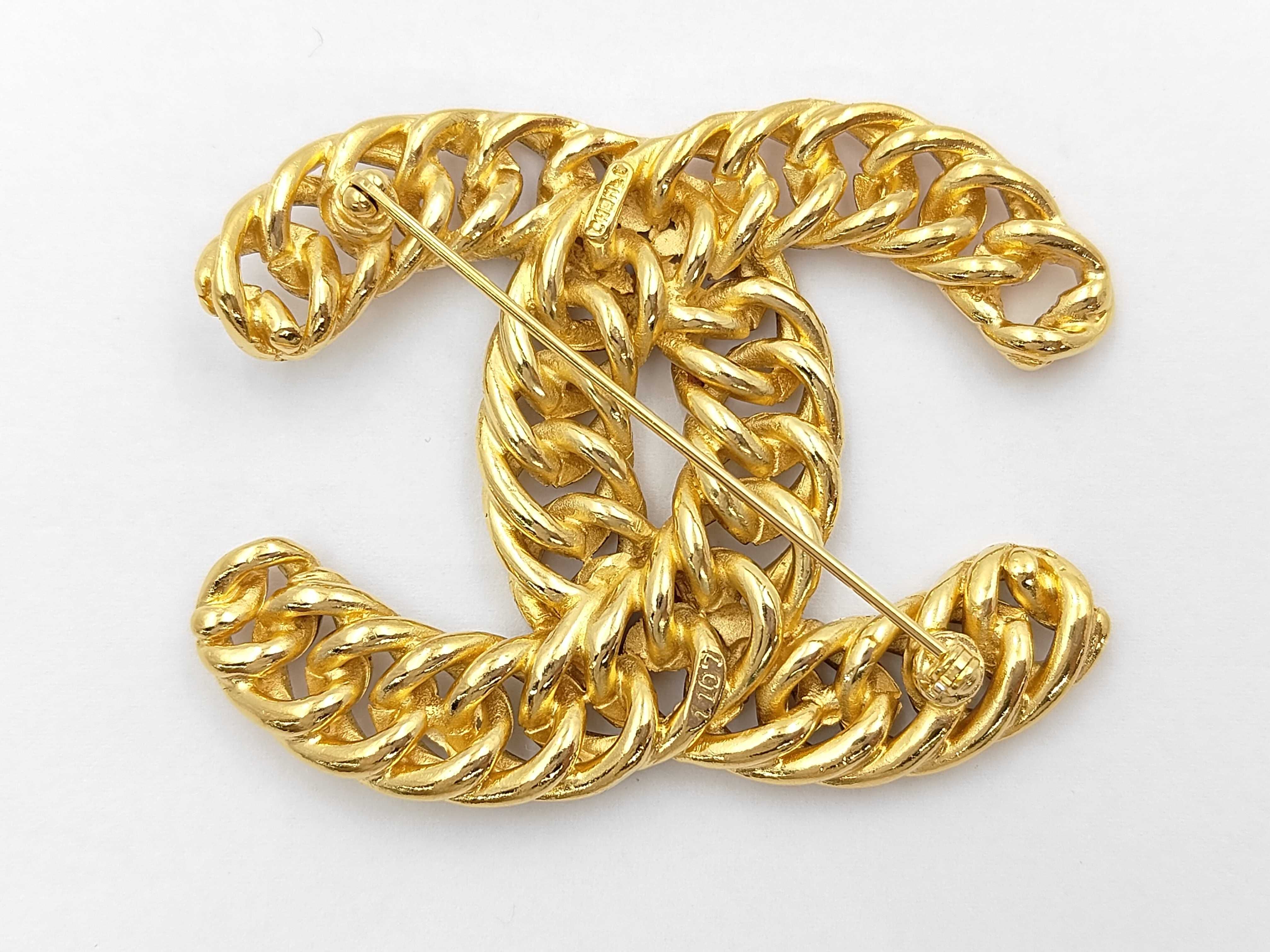 brooch, chain motif, Coco Mark, 1107, engraved. — view 2