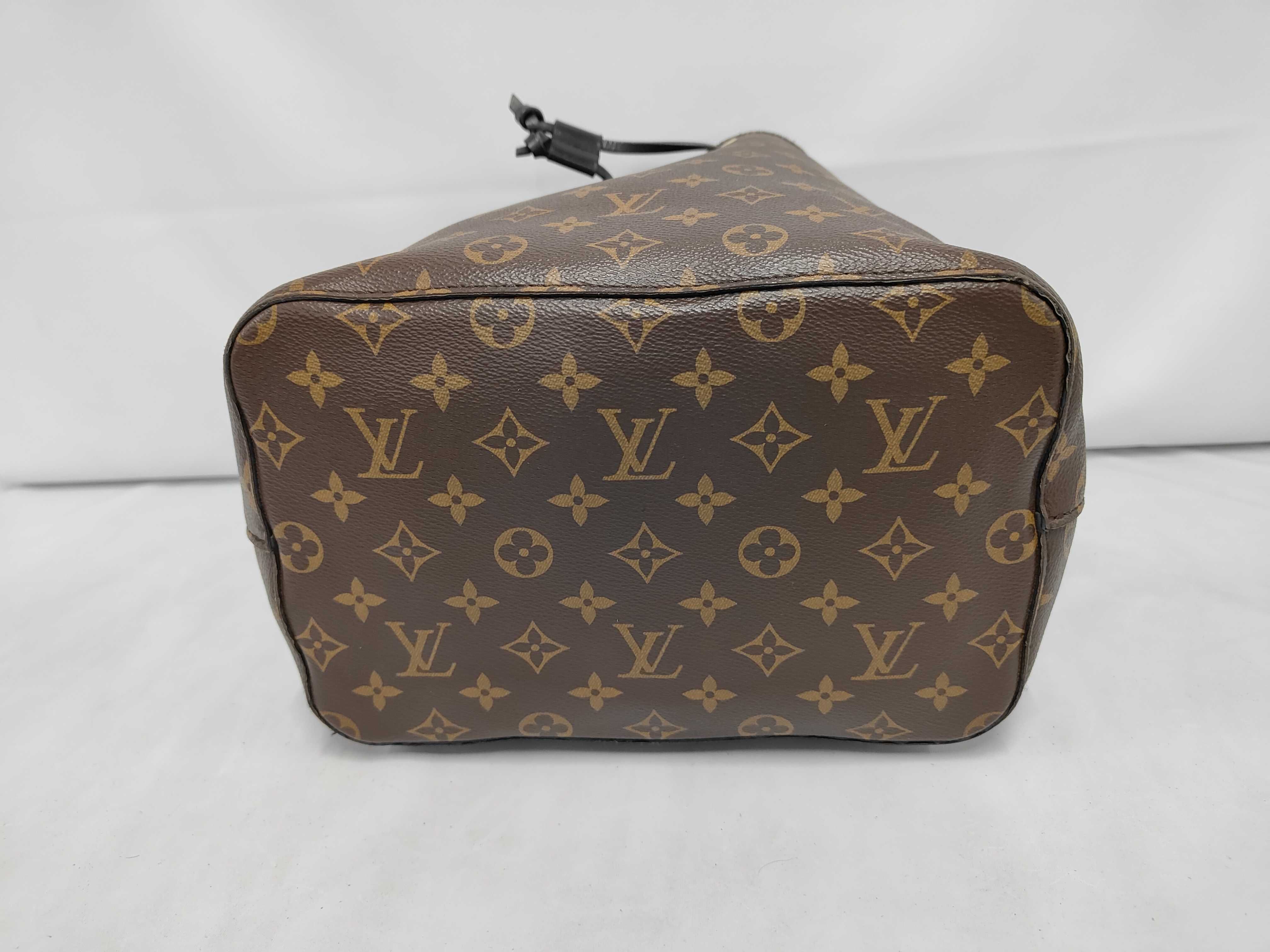 Monogram M44020 Noir Bag — view 3