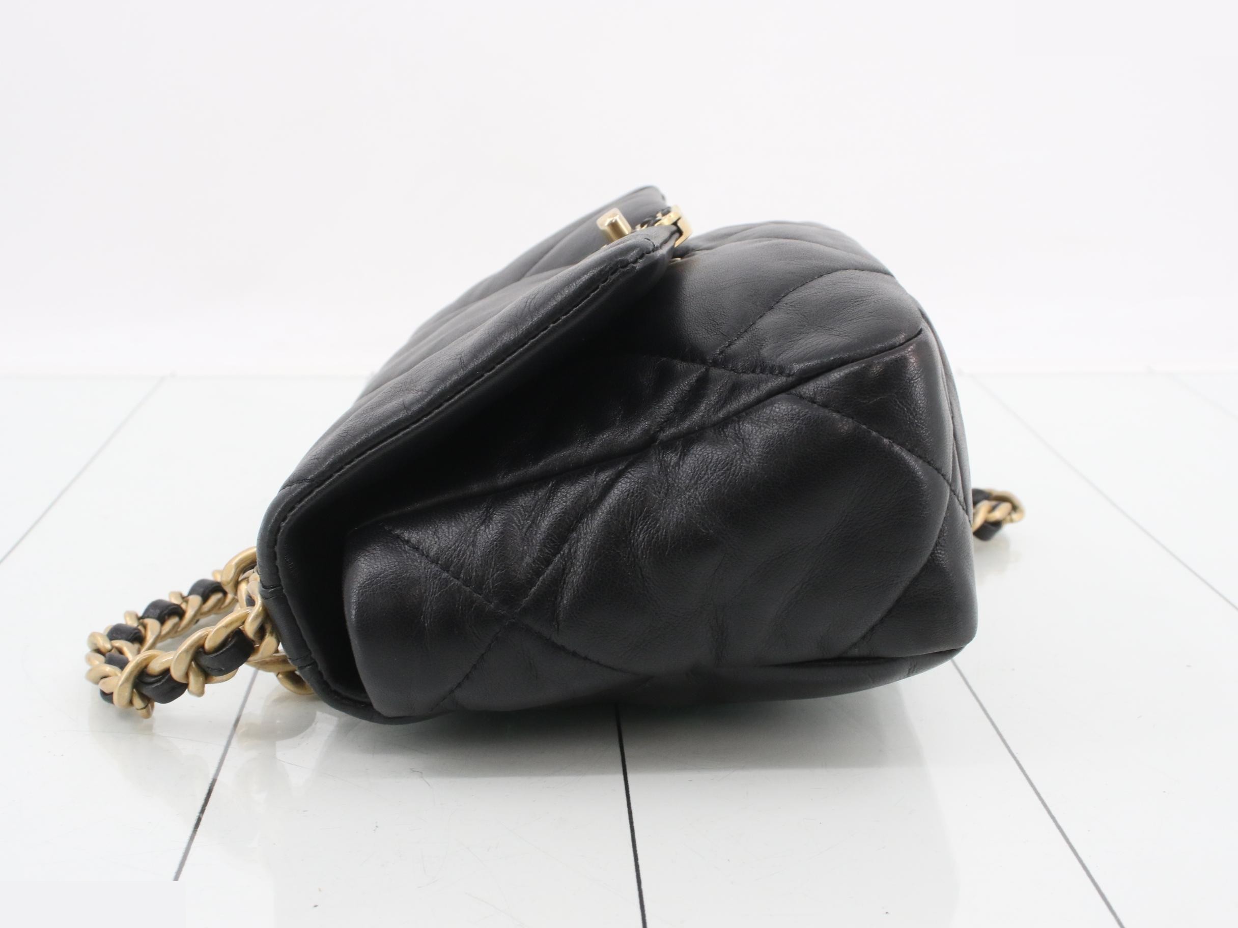 19 Leather 2-Way Chain Shoulder Bag — view 4