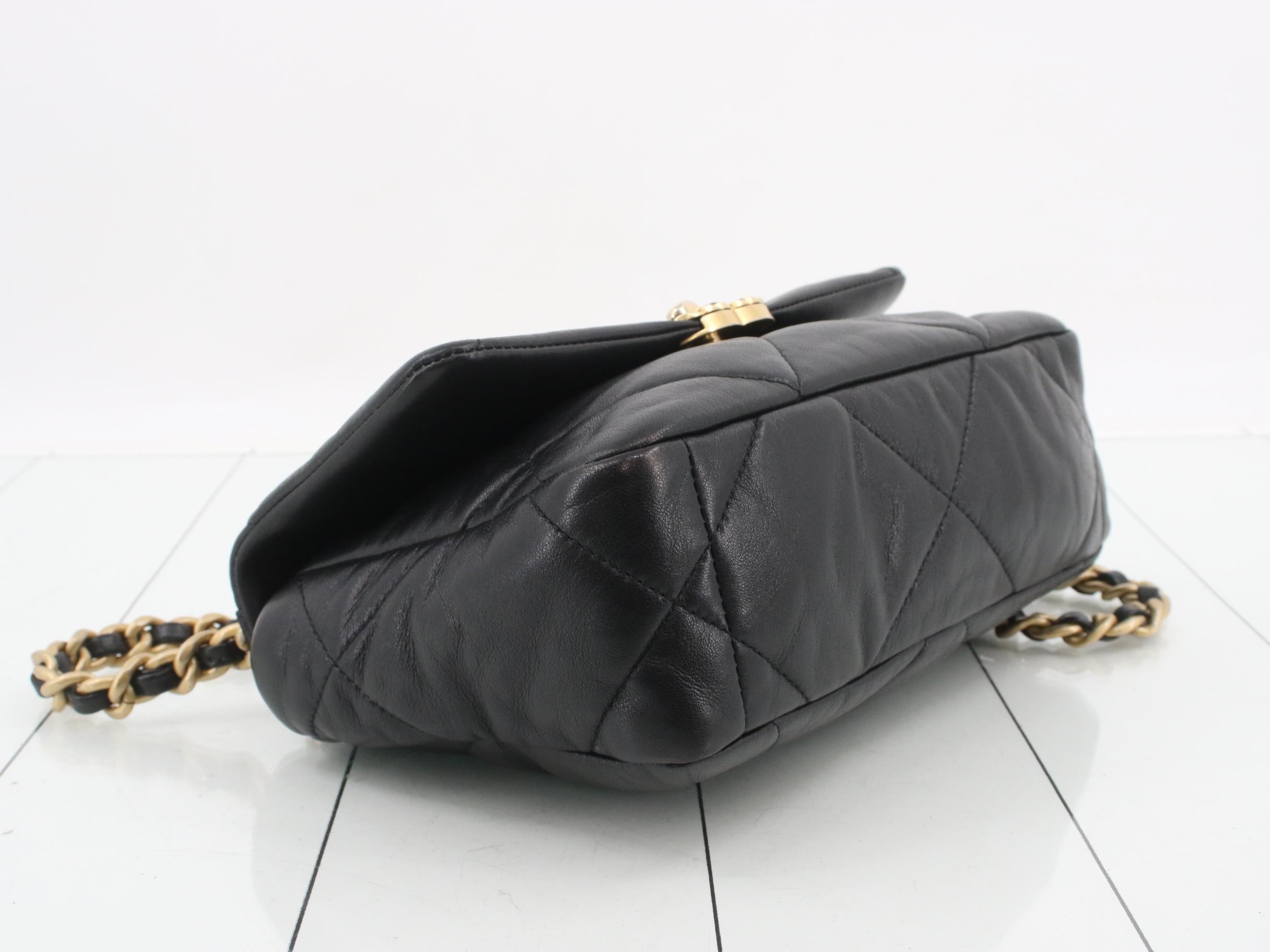 19 Leather 2-Way Chain Shoulder Bag — view 5