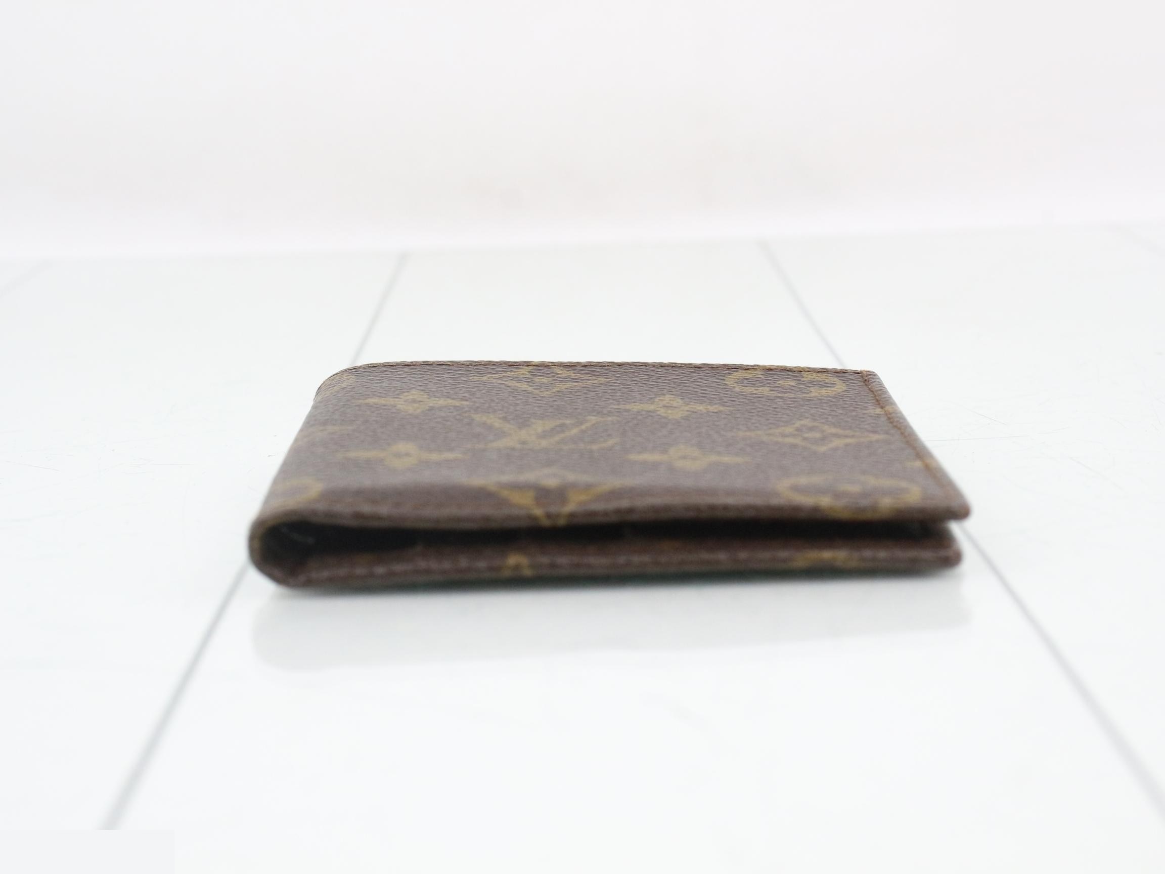 Card case — view 3