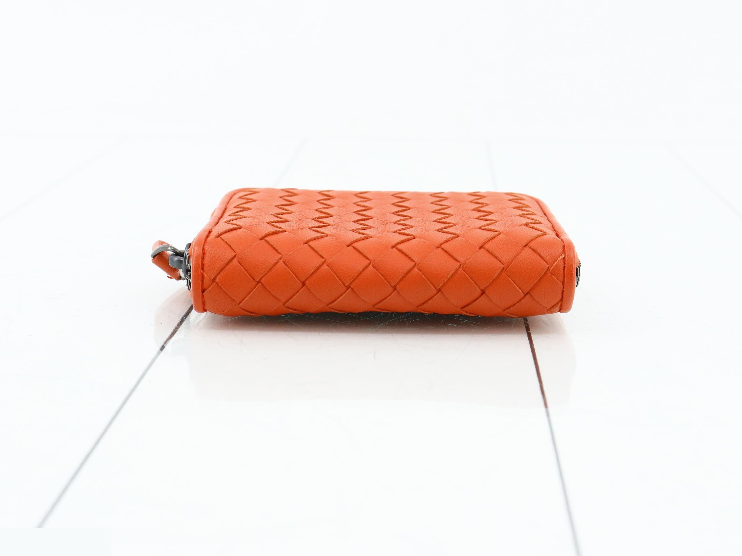 Intrecciato Round Zipper Compact Wallet — view 3