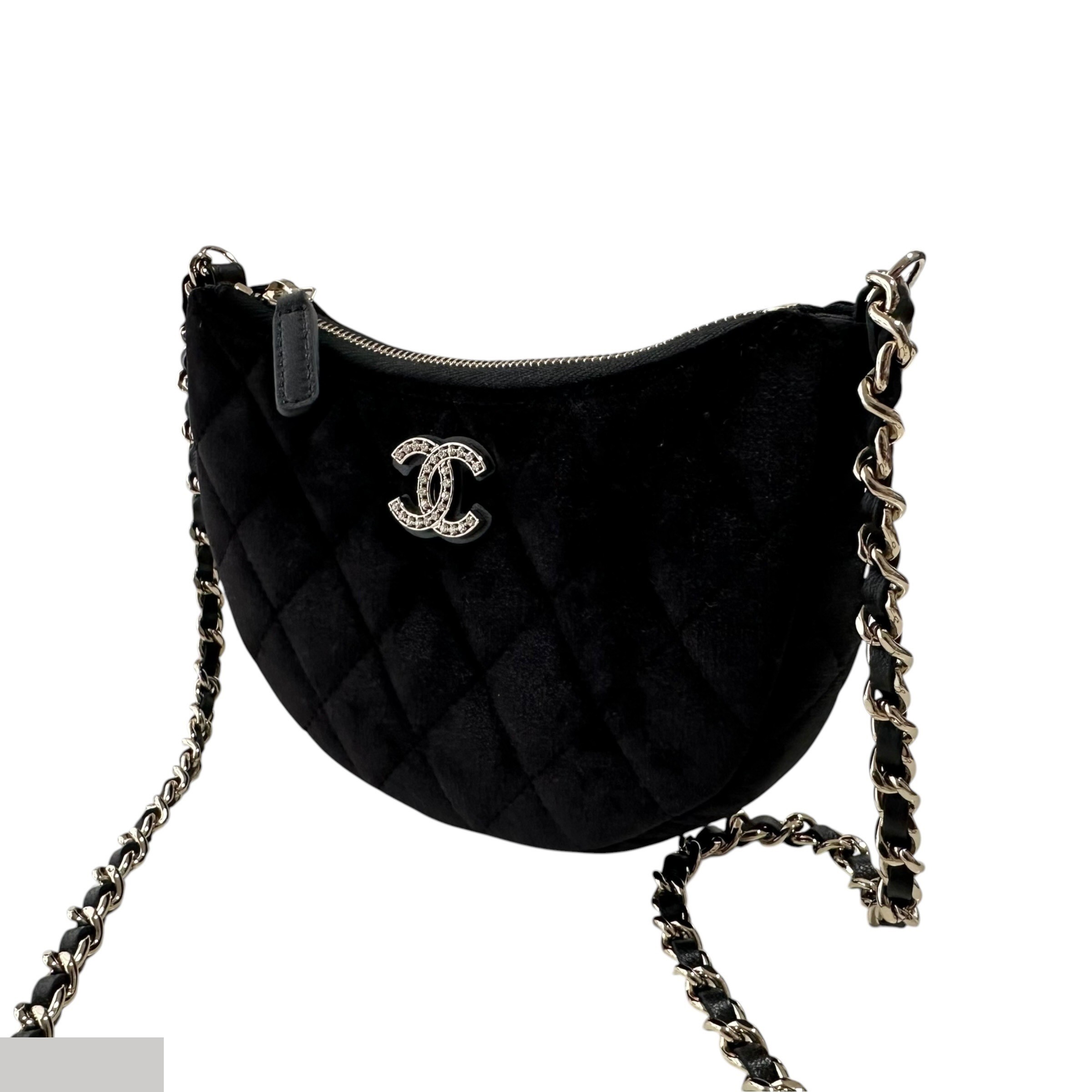 Matelassé shoulder bag, half-moon design, velour, velvet. — view 3