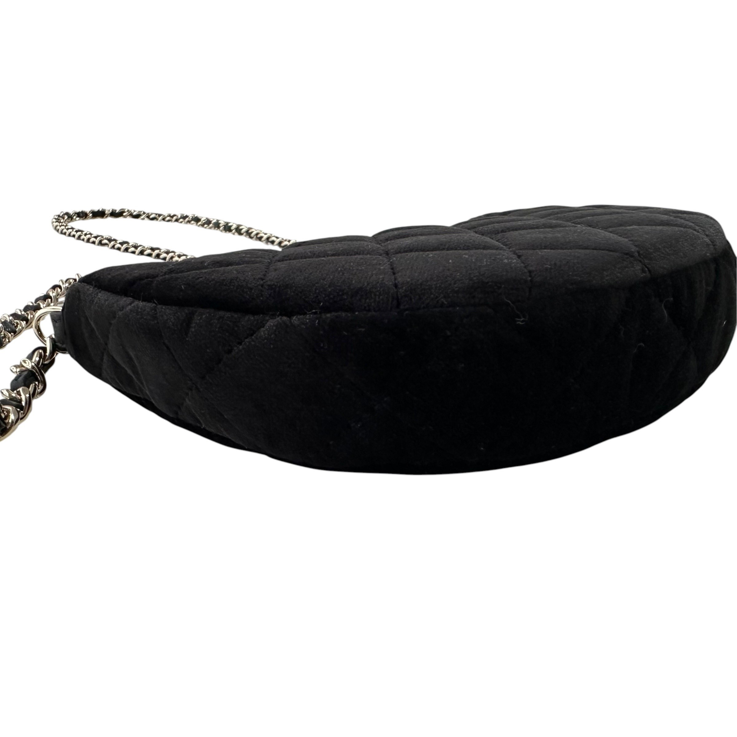 Matelassé shoulder bag, half-moon design, velour, velvet. — view 5