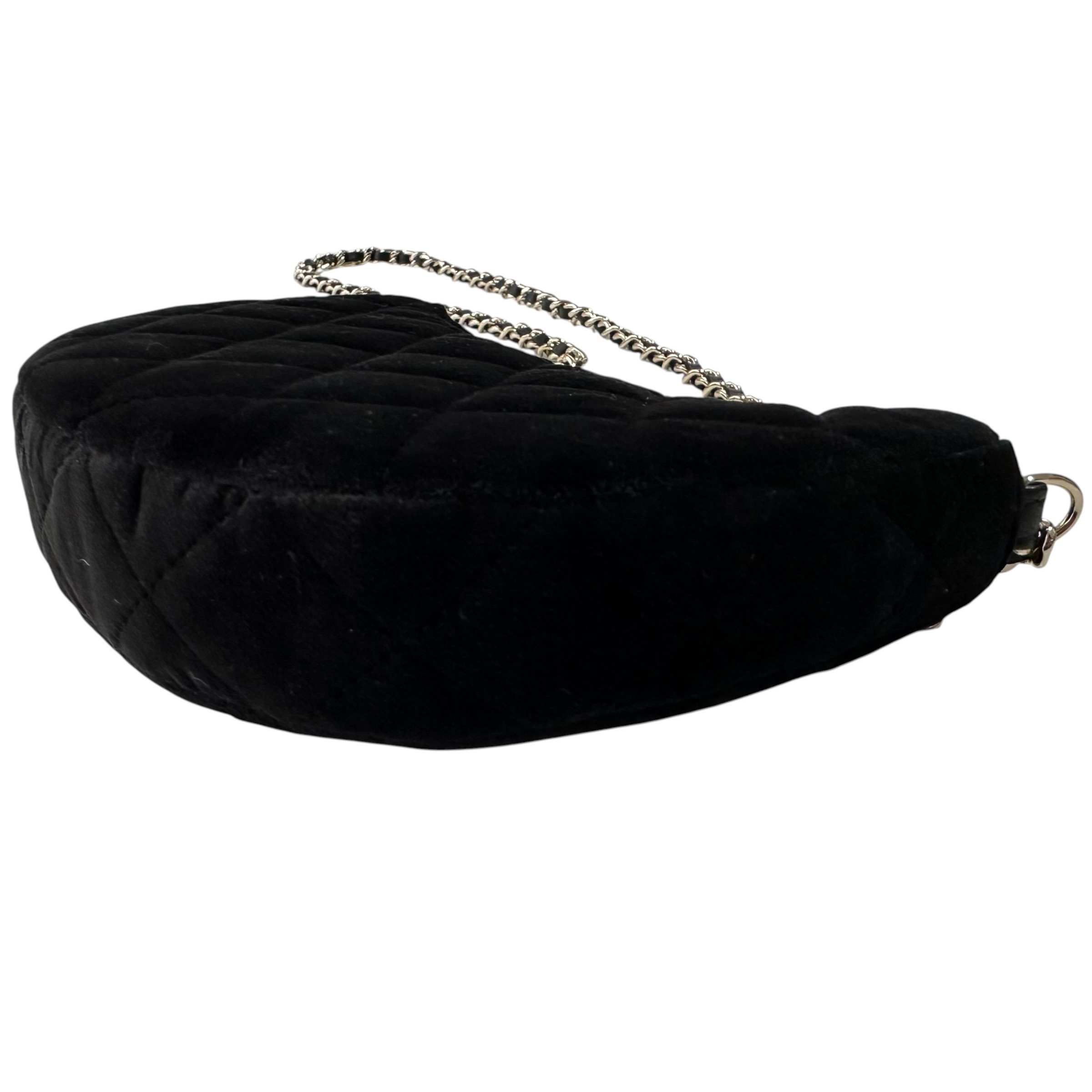 Matelassé shoulder bag, half-moon design, velour, velvet. — view 6