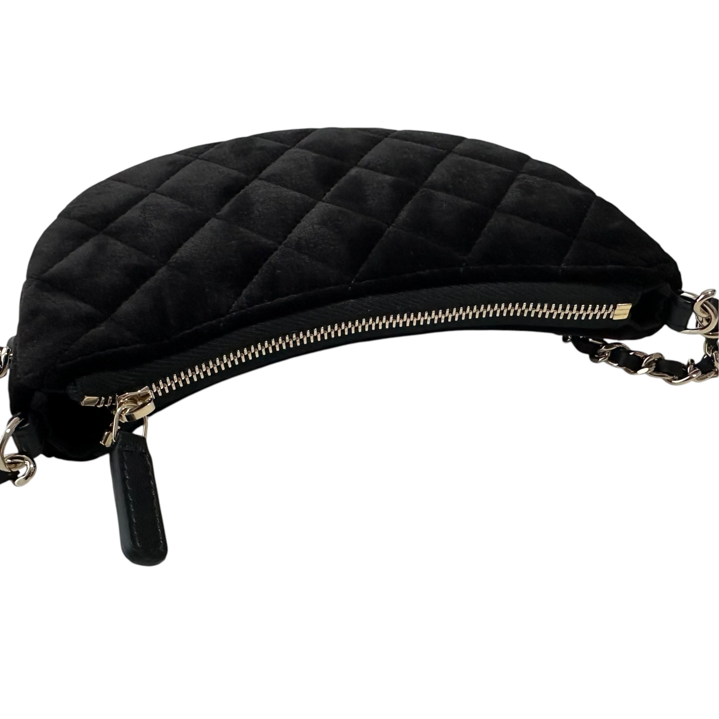 Matelassé shoulder bag, half-moon design, velour, velvet. — view 9