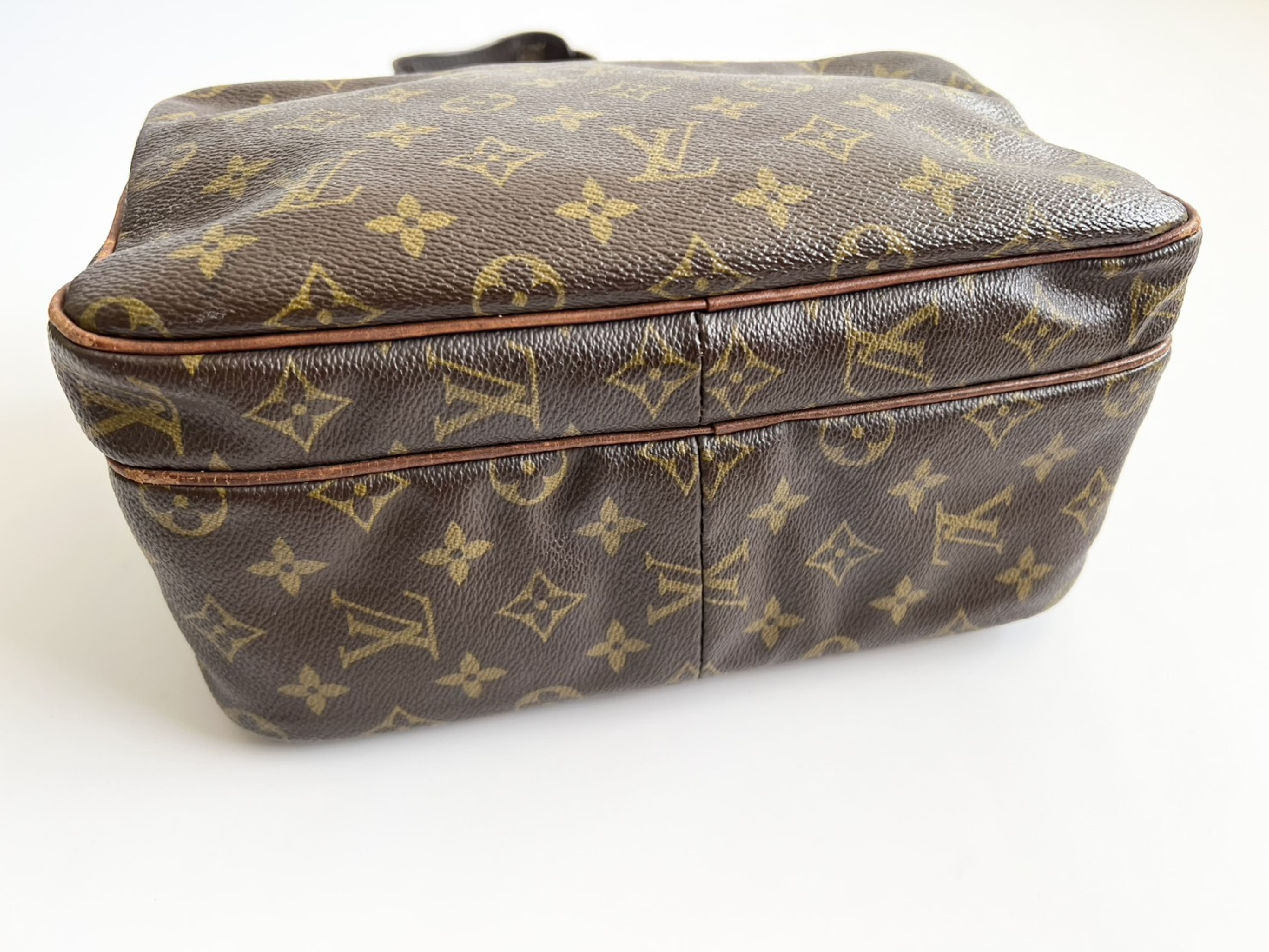 Nile M45244 Monogram Leather Shoulder Bag — view 14