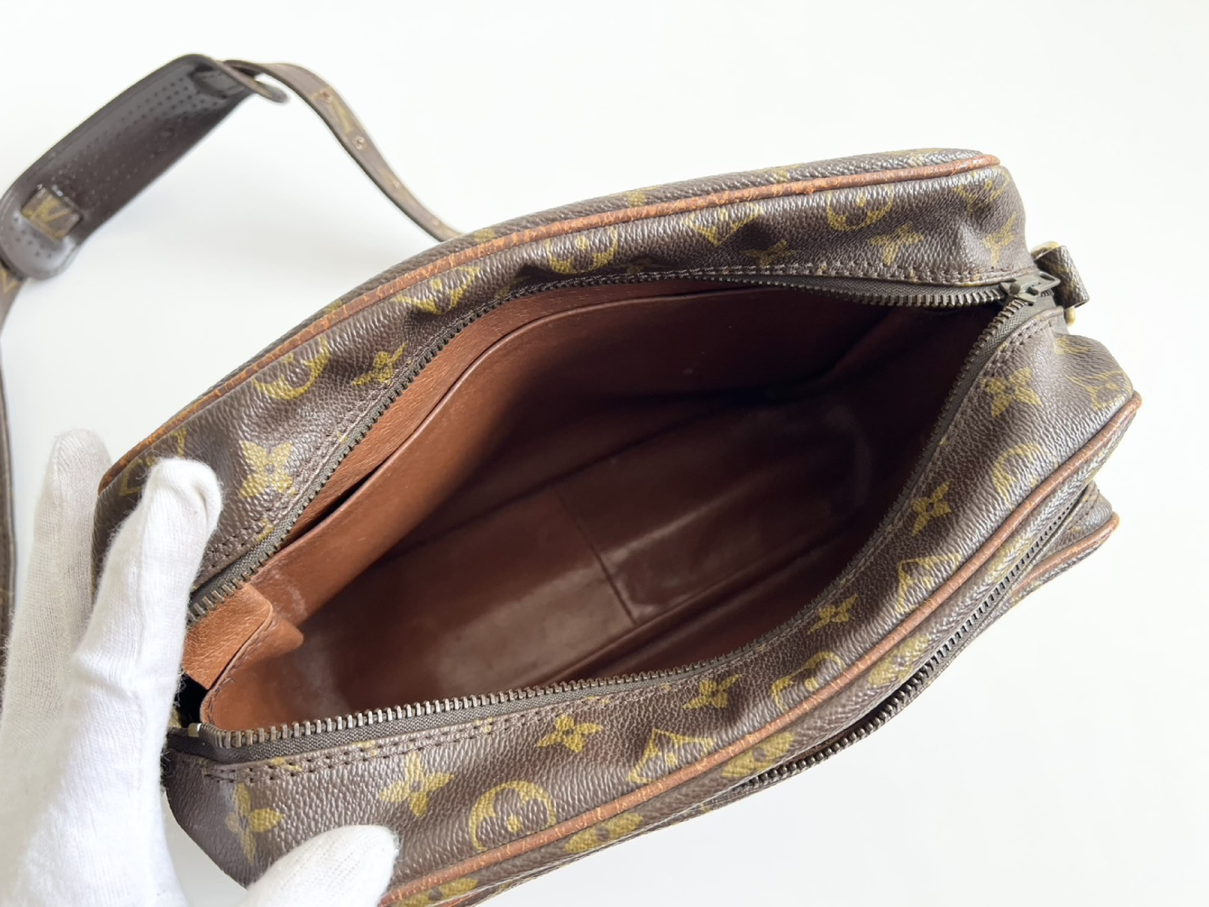 Nile M45244 Monogram Leather Shoulder Bag — view 4