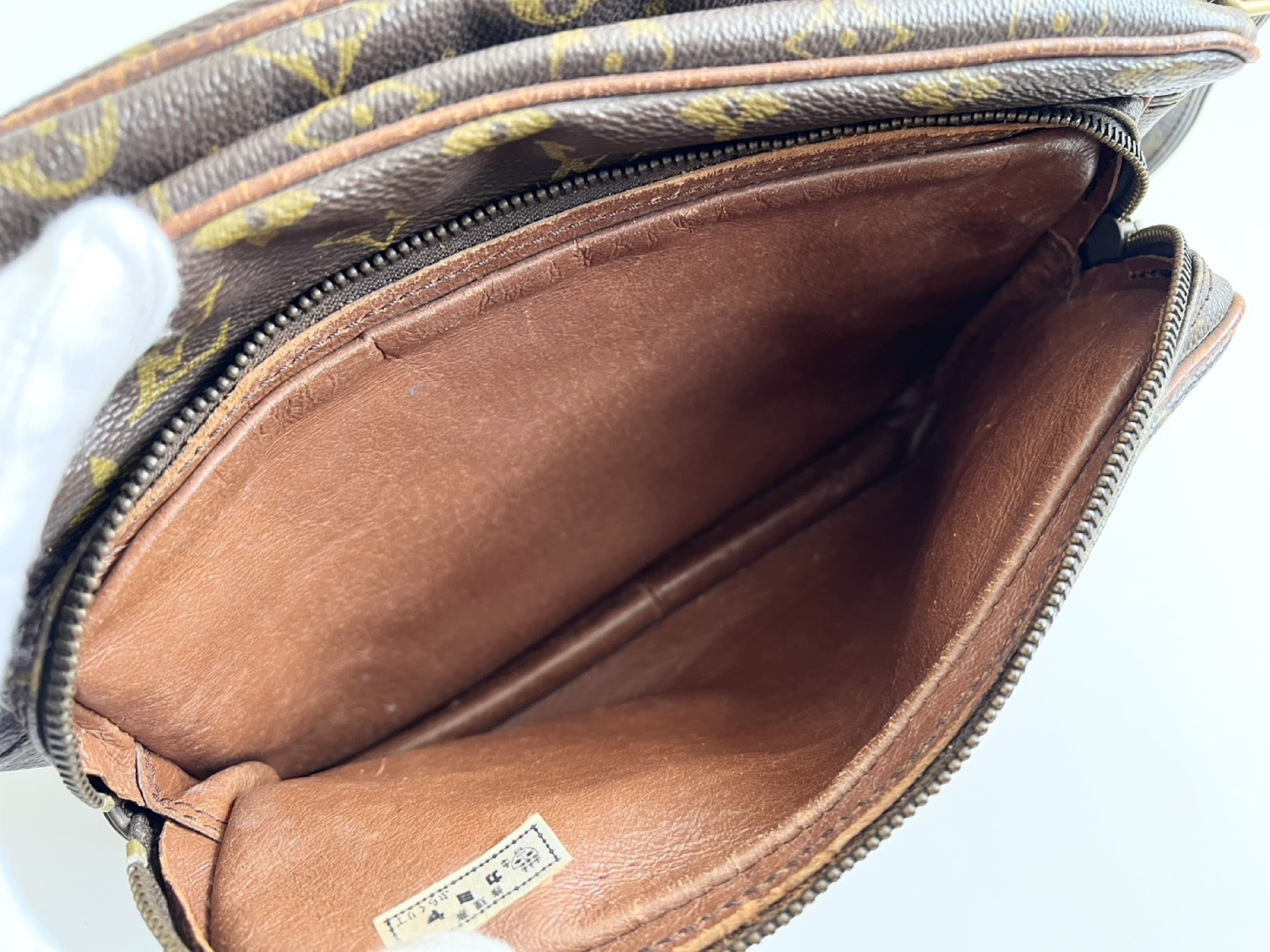 Nile M45244 Monogram Leather Shoulder Bag — view 8