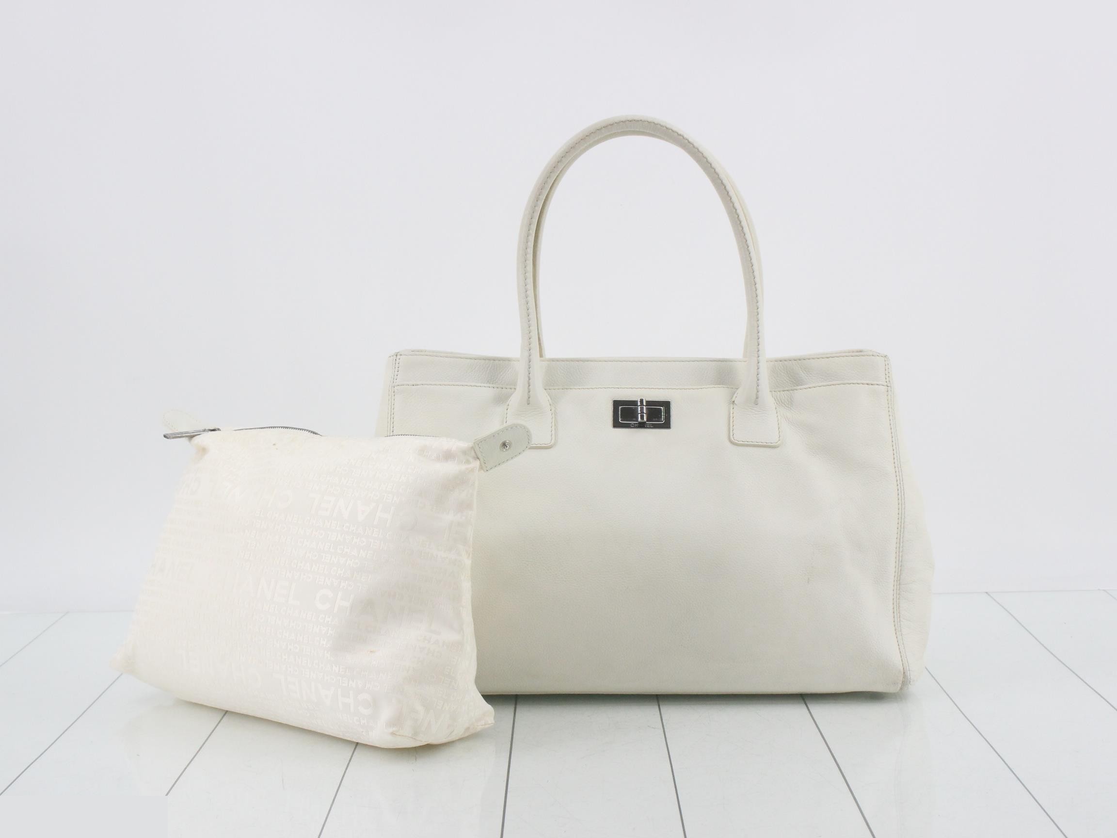 Executive Chanel 2.55 White