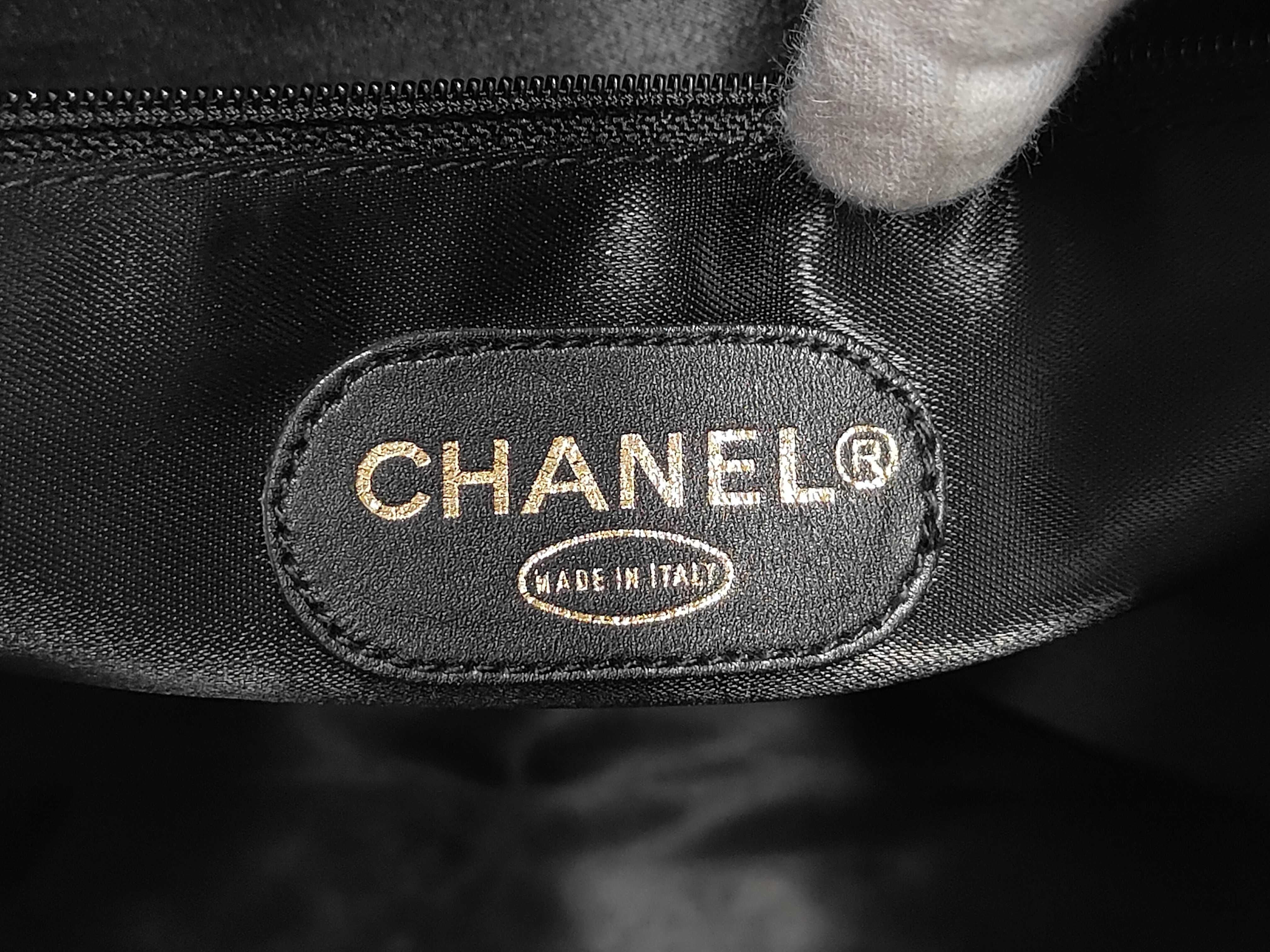 Caviar Skin Tote Bag Chain Tote Bag — view 12