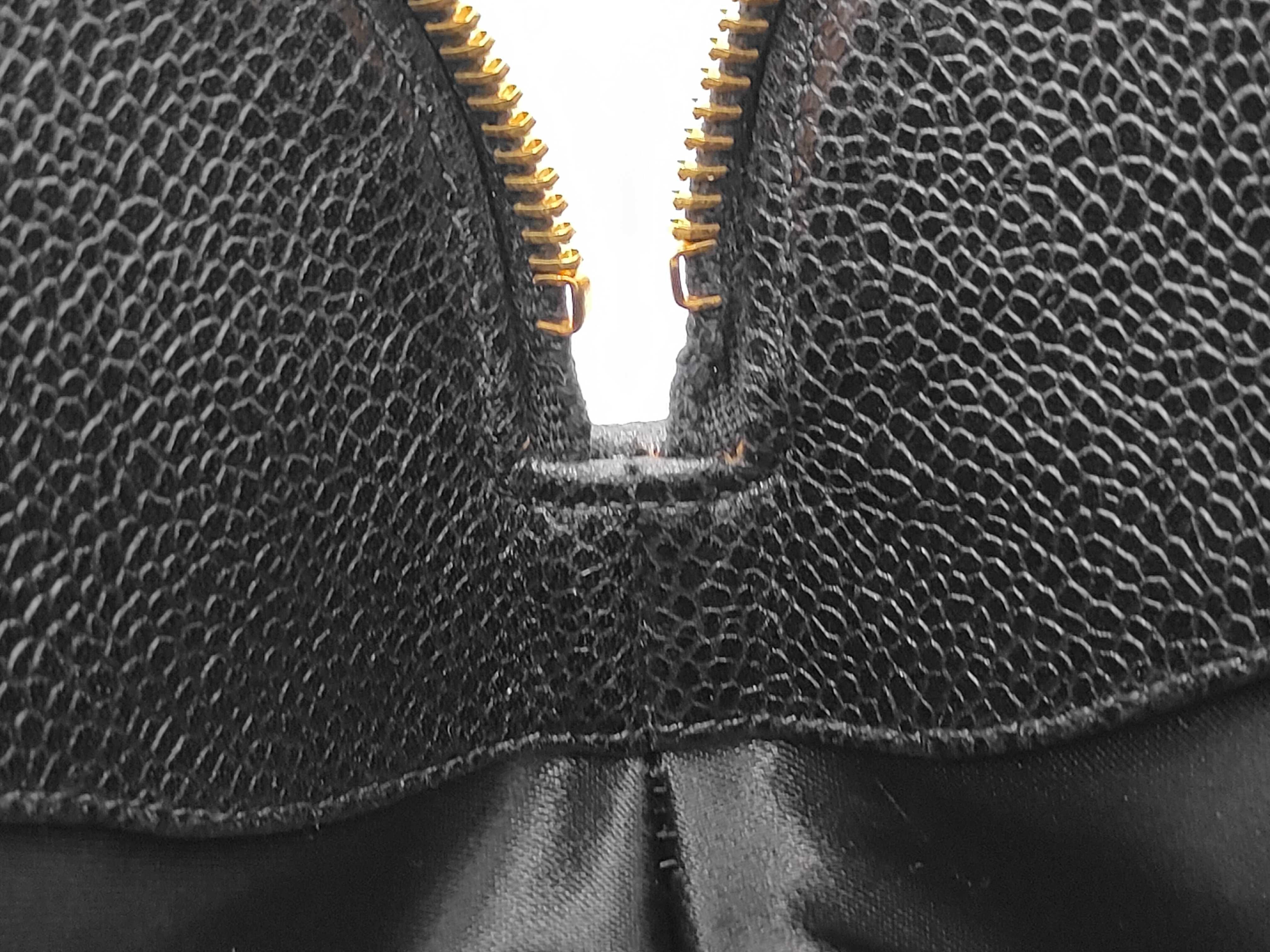 Caviar Skin Tote Bag Chain Tote Bag — view 10
