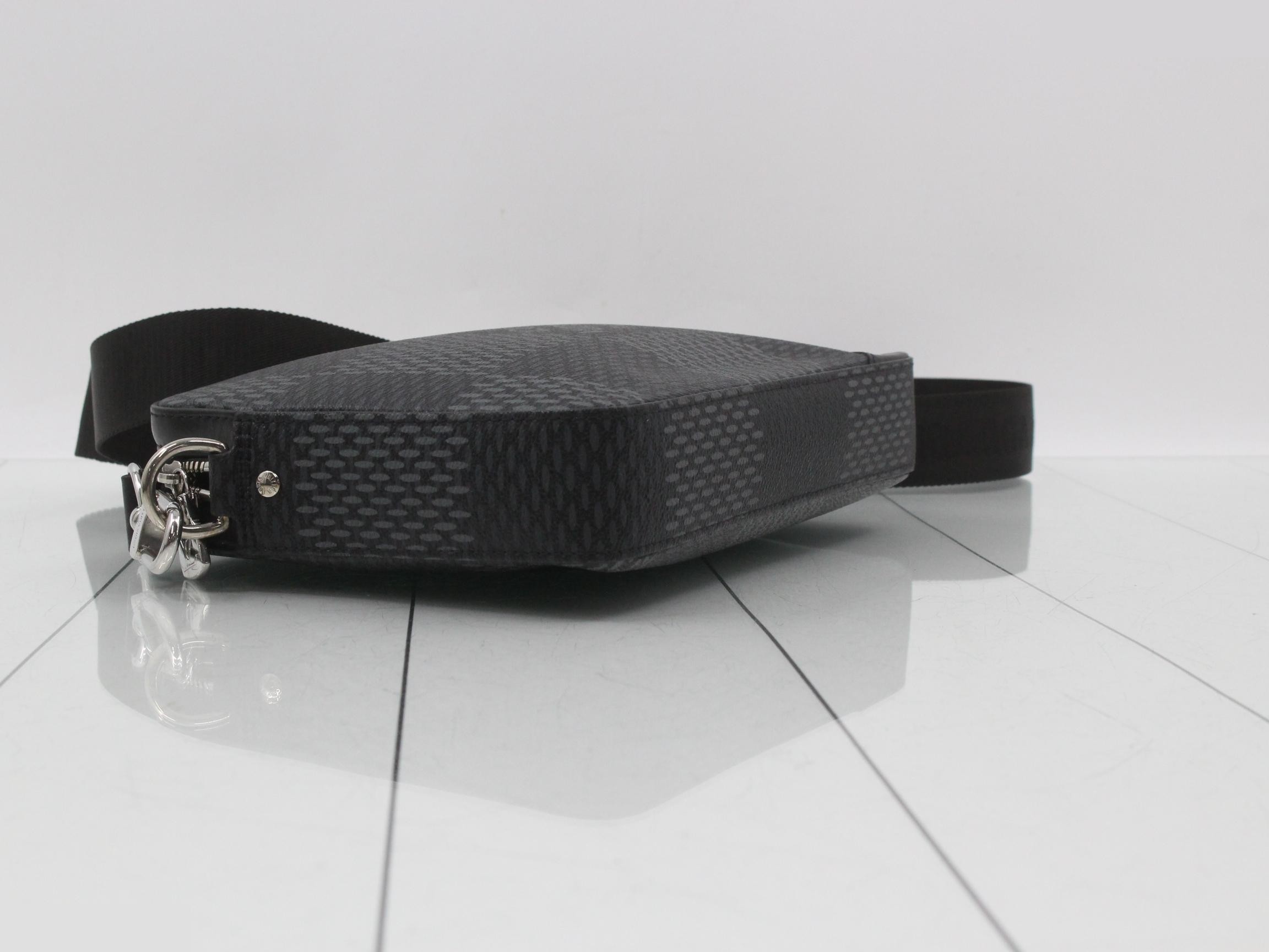 LV Trio Messenger Damier Graphite N50017 Black — view 5